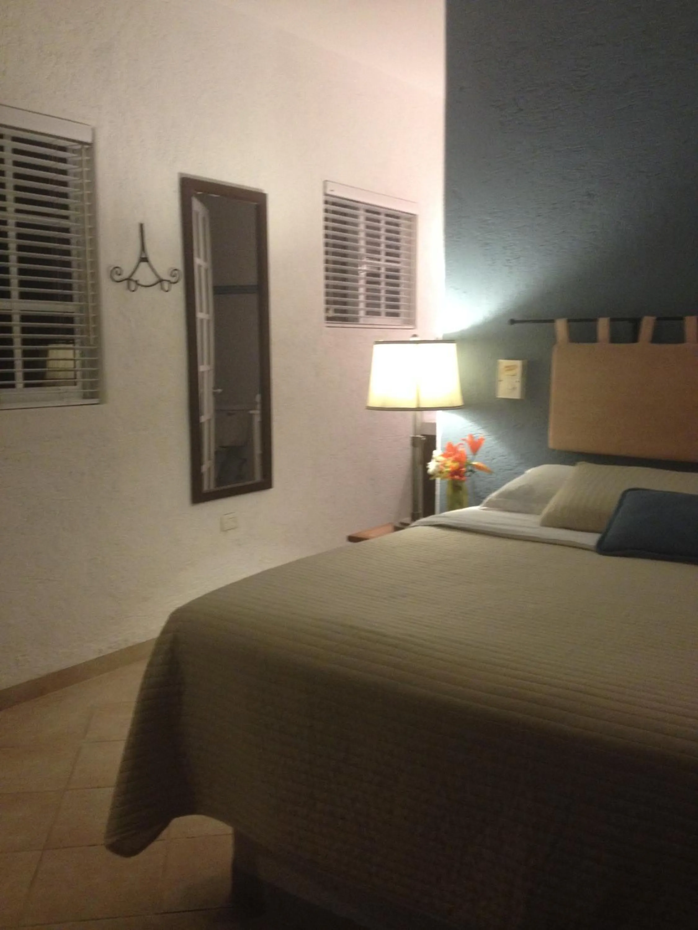 Bedroom, Bed in Villa Escondida Guest House Cozumel Downtown