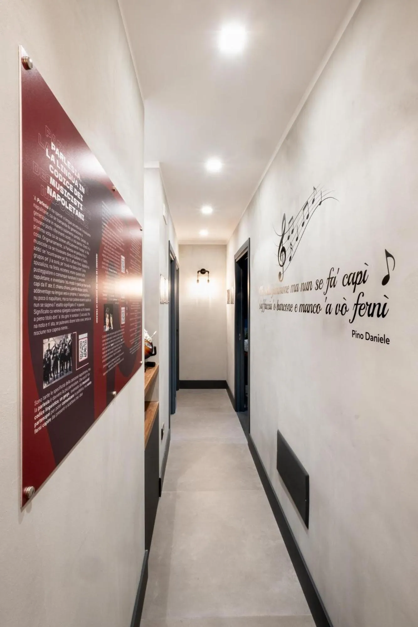 Decorative detail in casajammone naples b&b