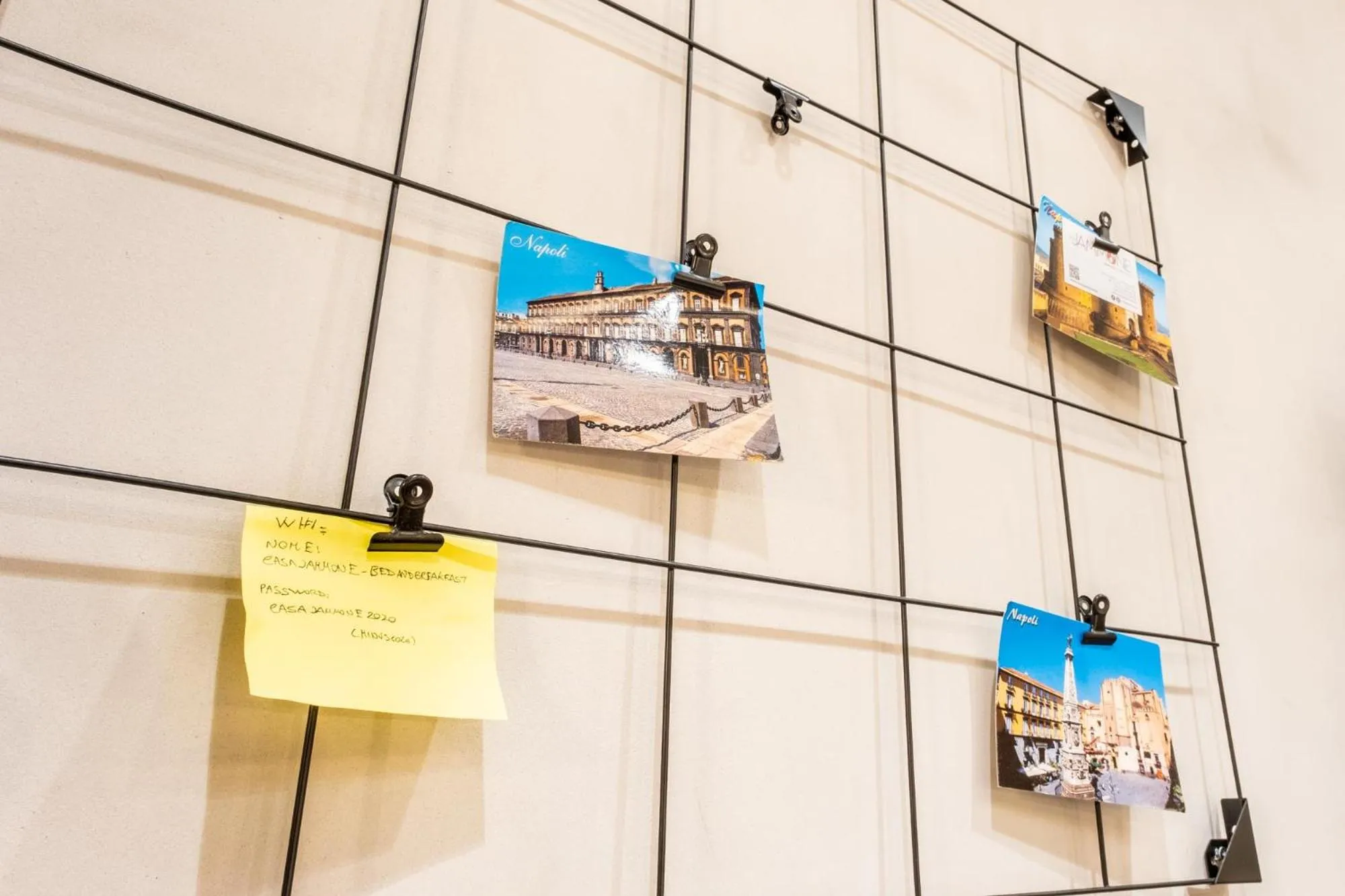 Decorative detail in casajammone naples b&b