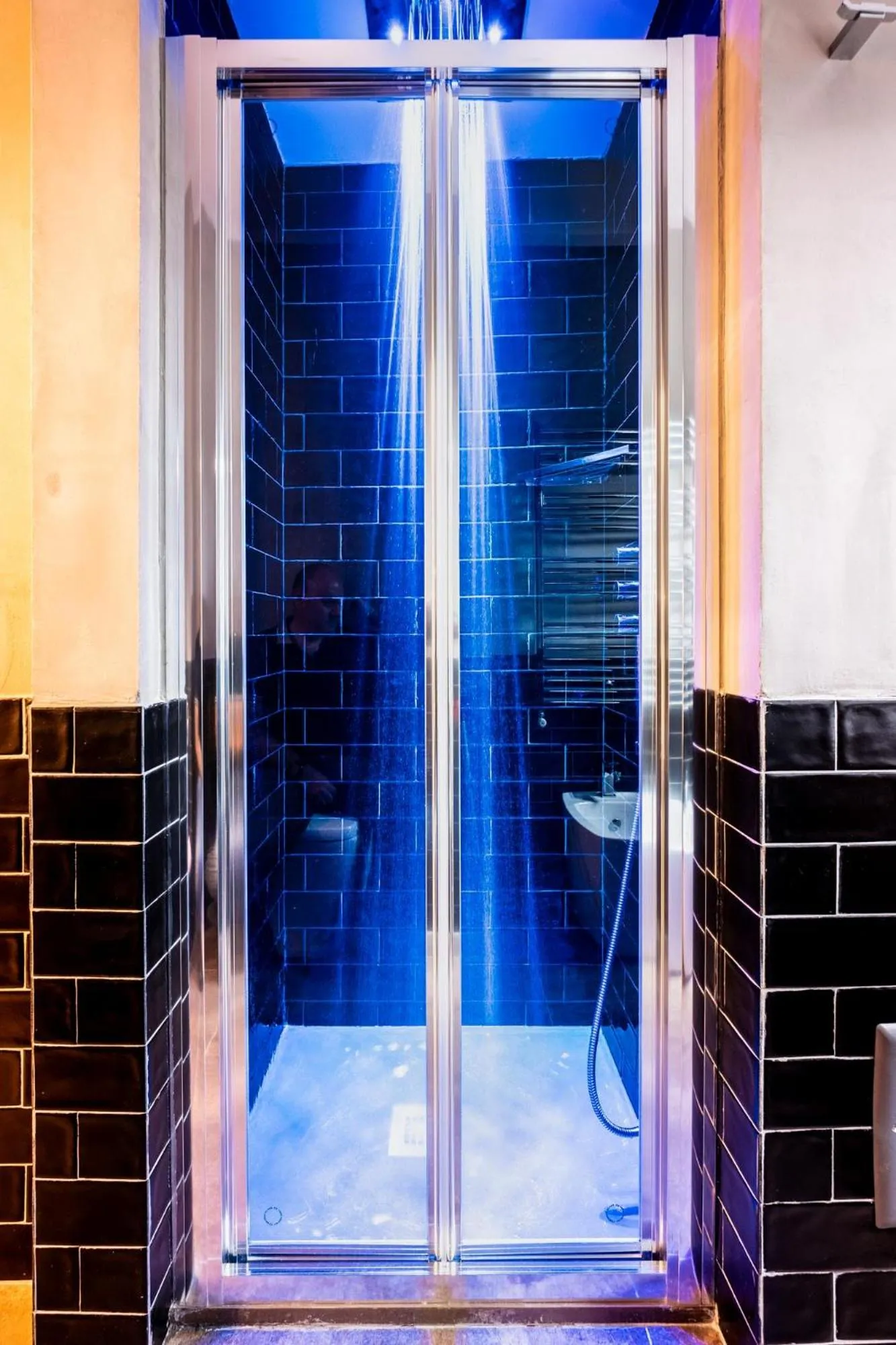 Shower in casajammone naples b&b