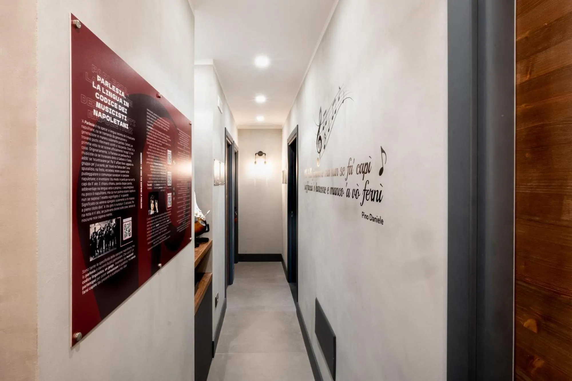 Decorative detail in casajammone naples b&b