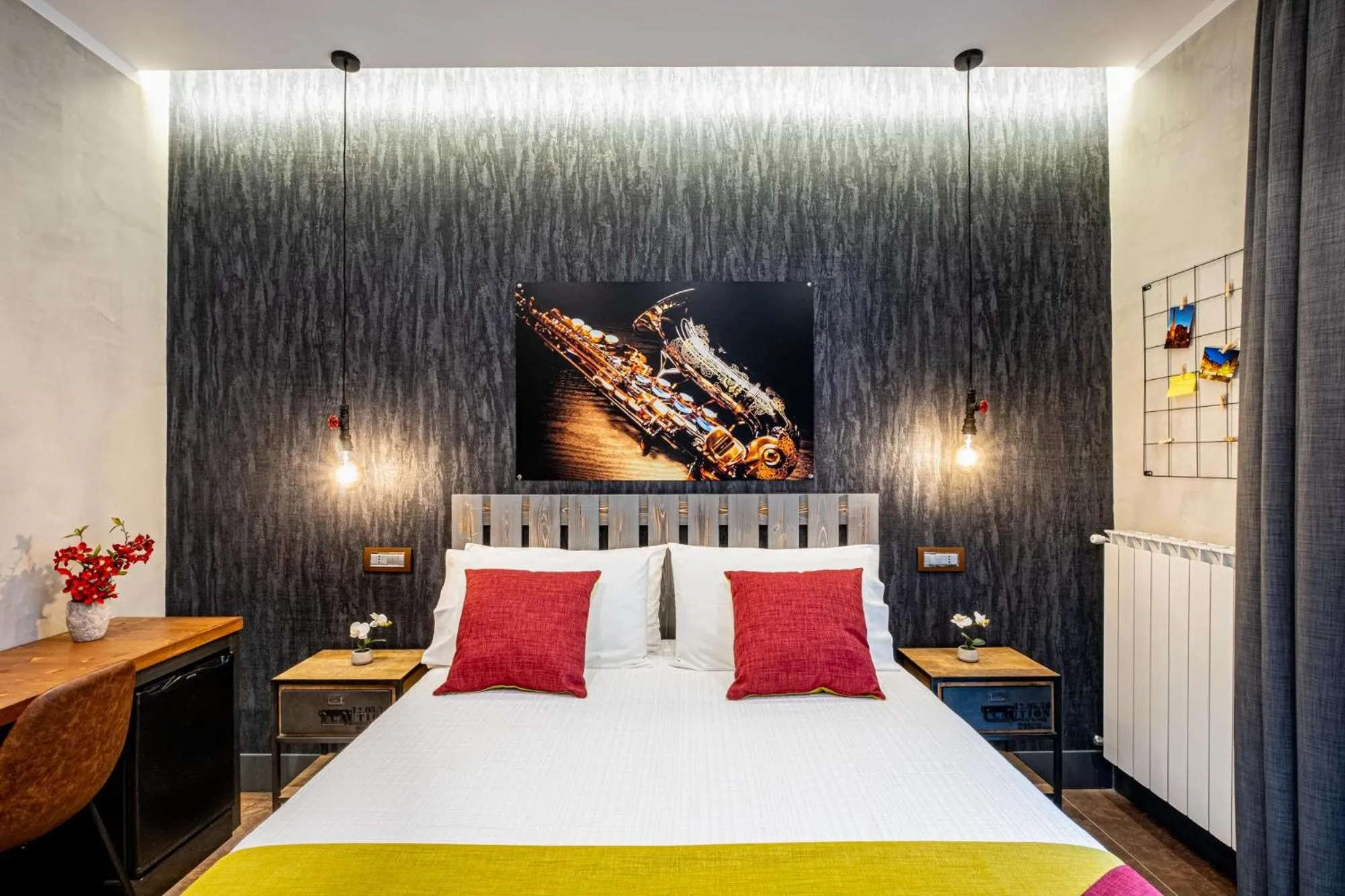 Bed in casajammone naples b&b