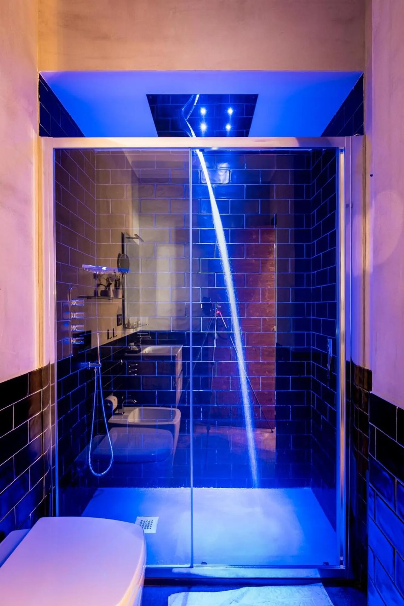 Shower in casajammone naples b&b