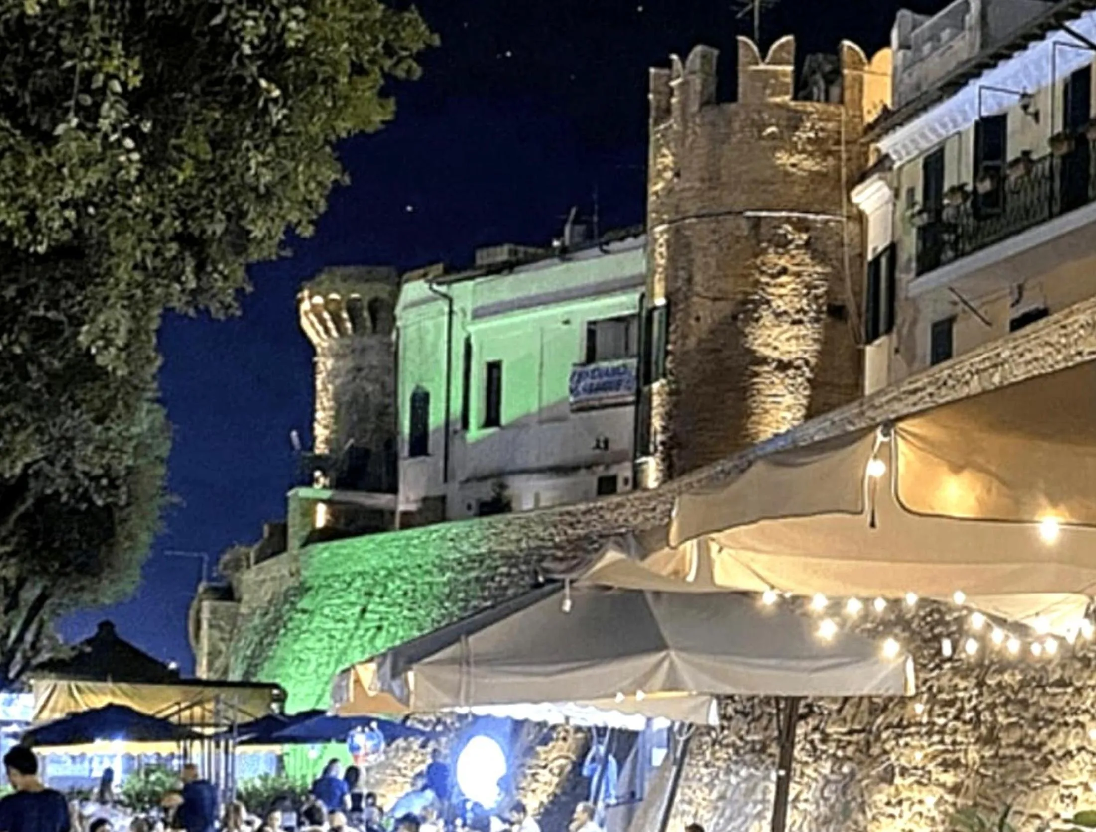 Bird's eye view in Little Medieval House Nettuno