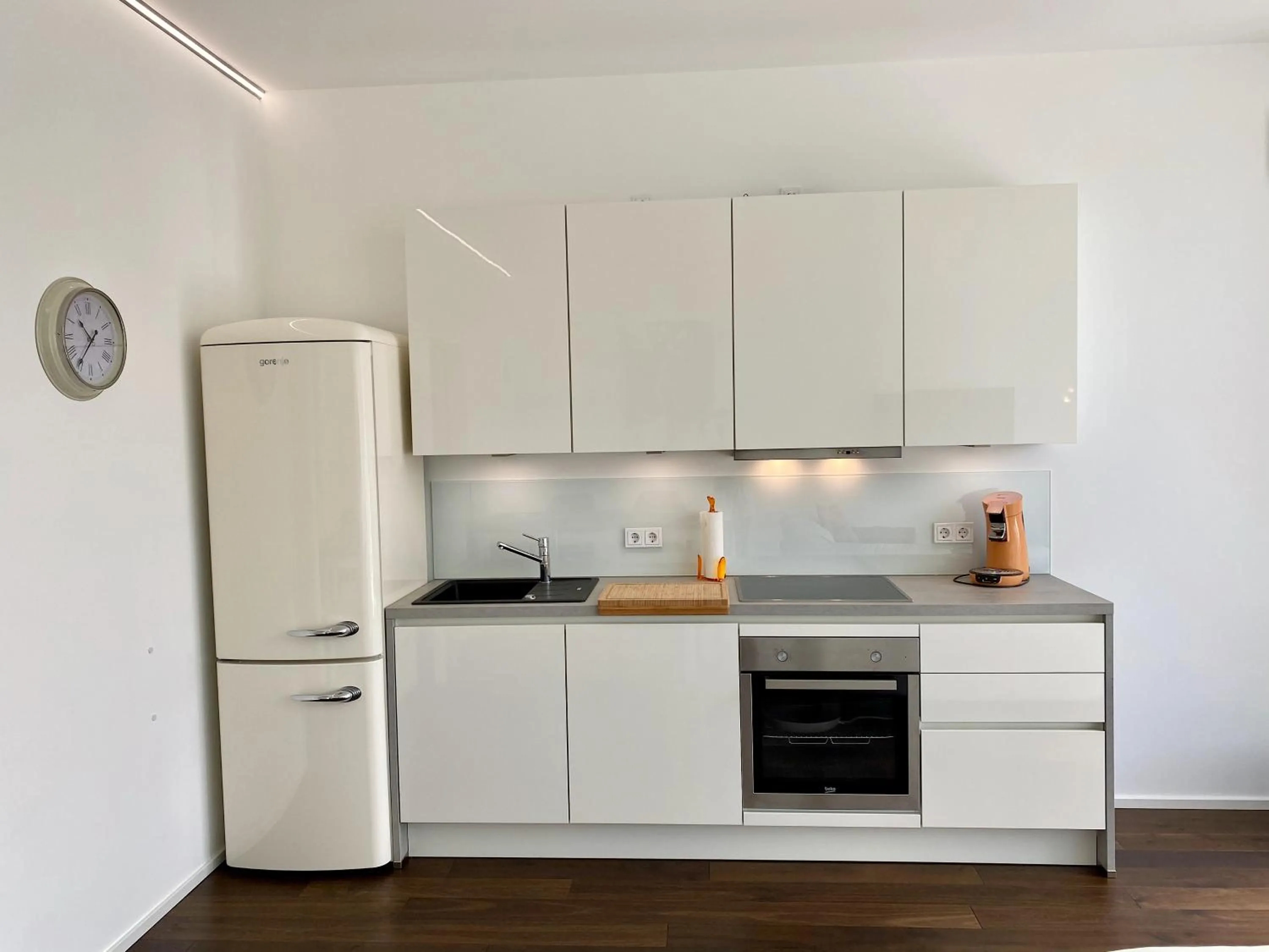 Kitchen or kitchenette in Weingut-Aparthotel Olinger