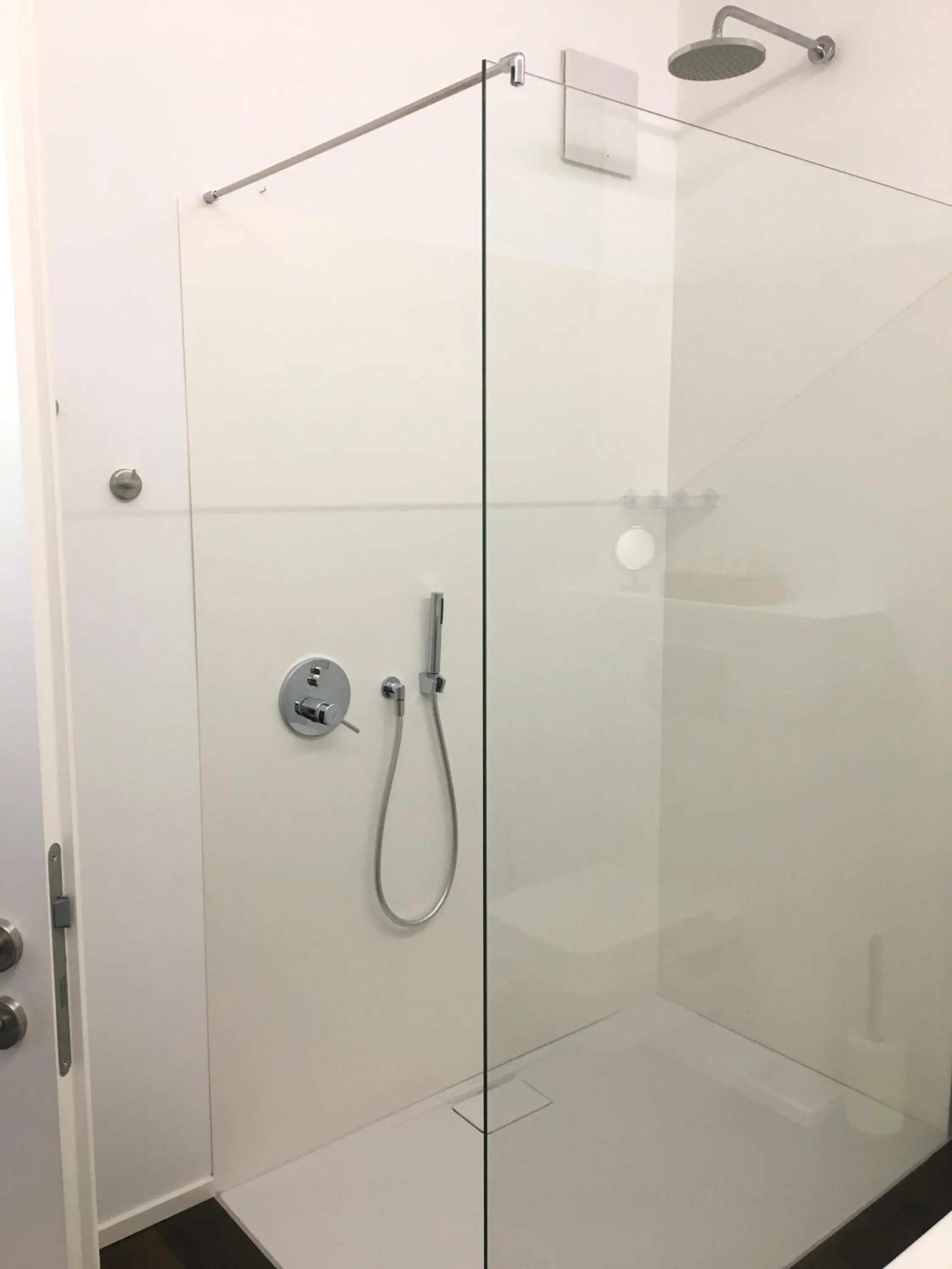 Shower in Weingut-Aparthotel Olinger