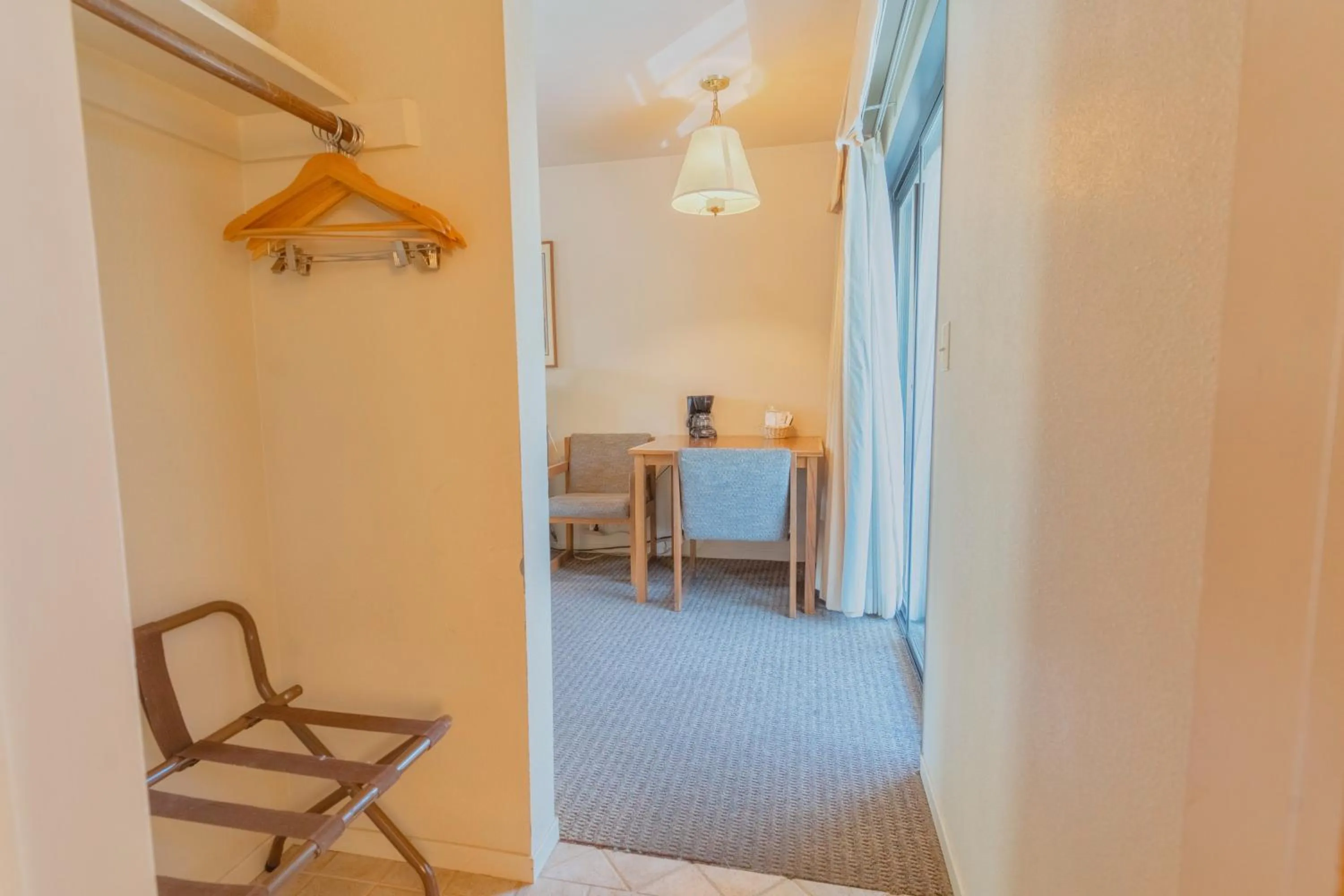 Seating area in Mariposa Lodge