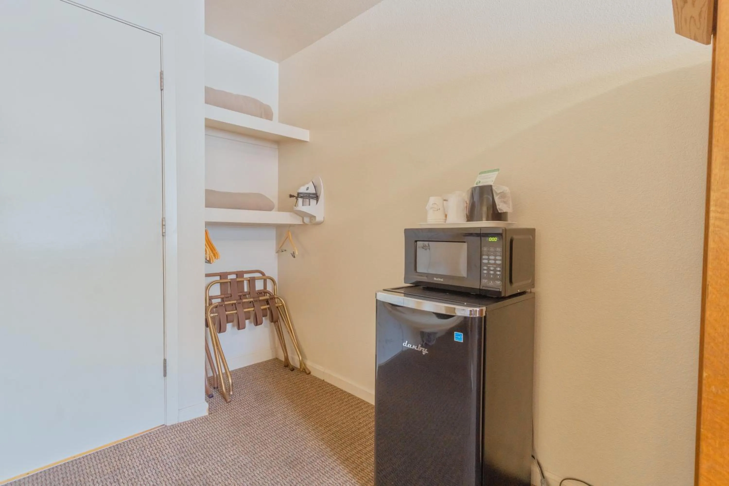 furniture in Mariposa Lodge