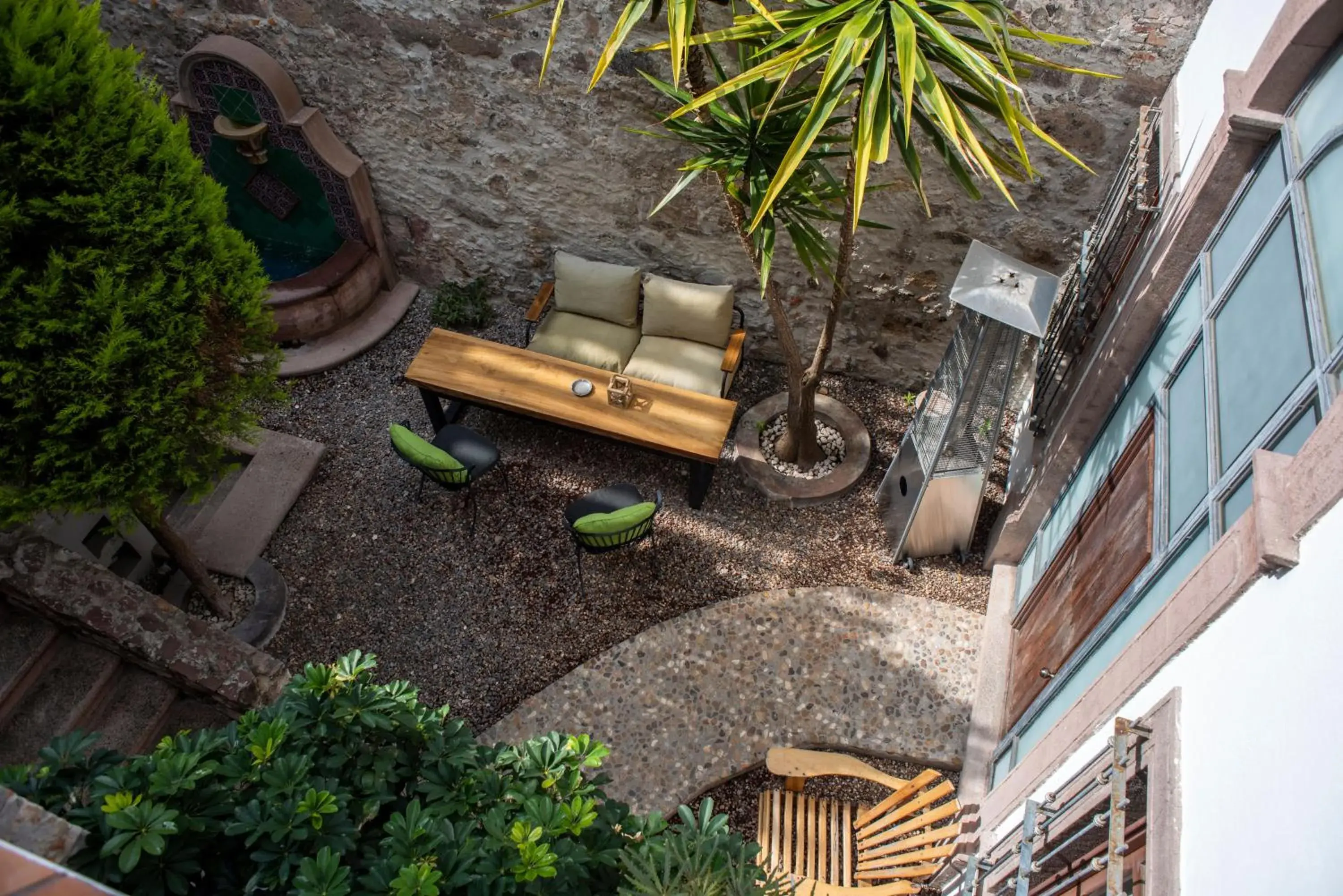 El Alcazar El Alcazar