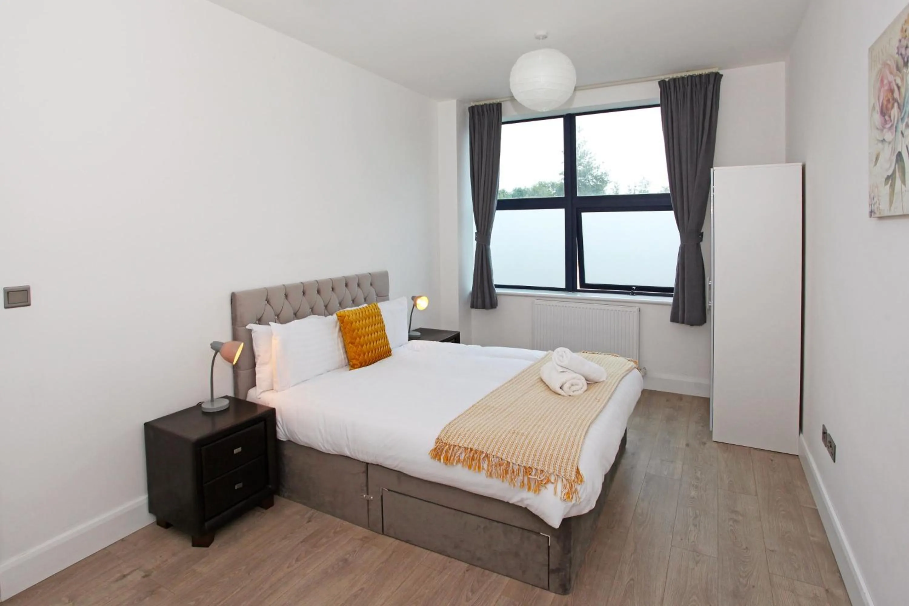 Bed in Sapphire House Apartments