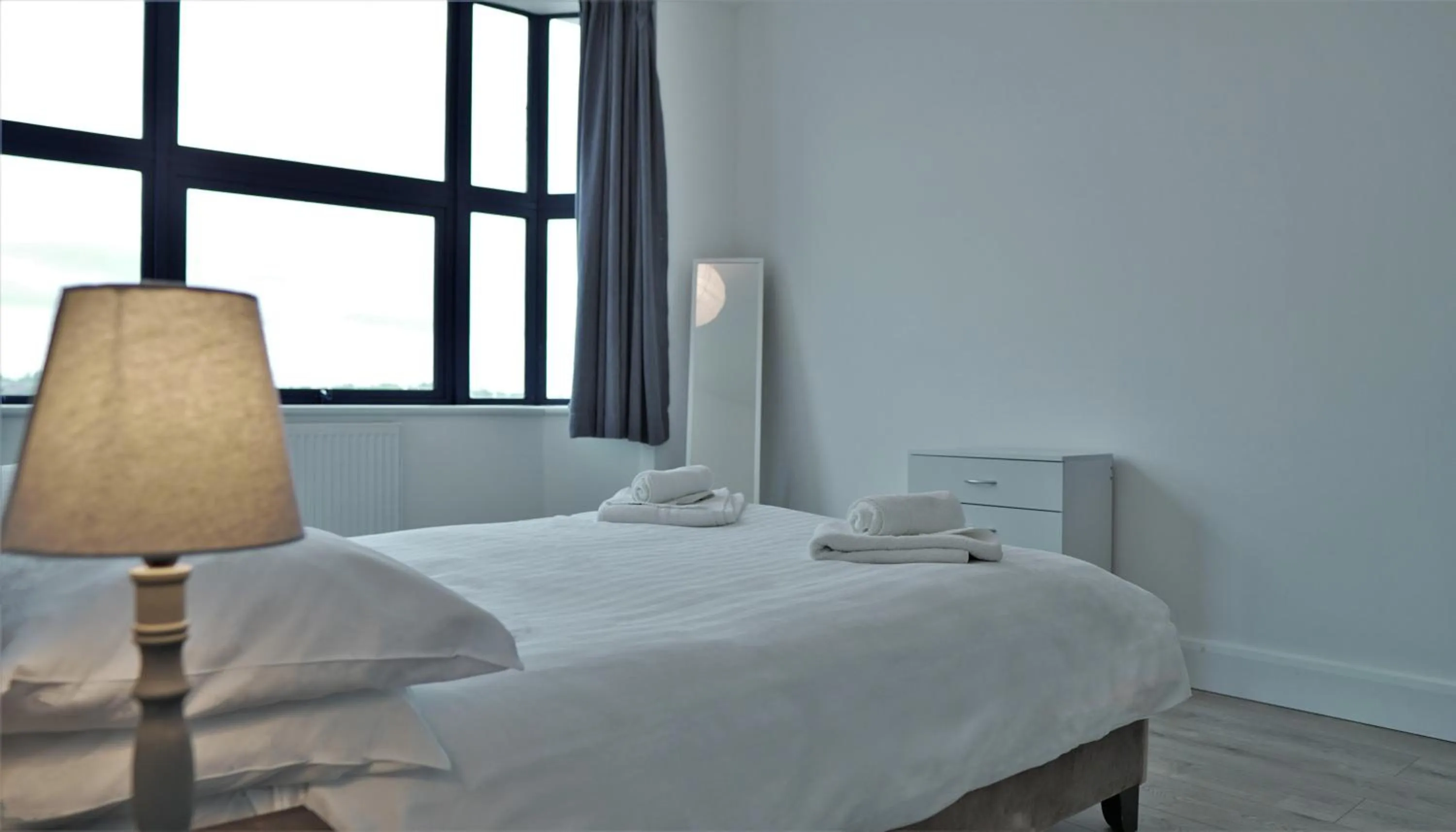 Bed in Sapphire House Apartments