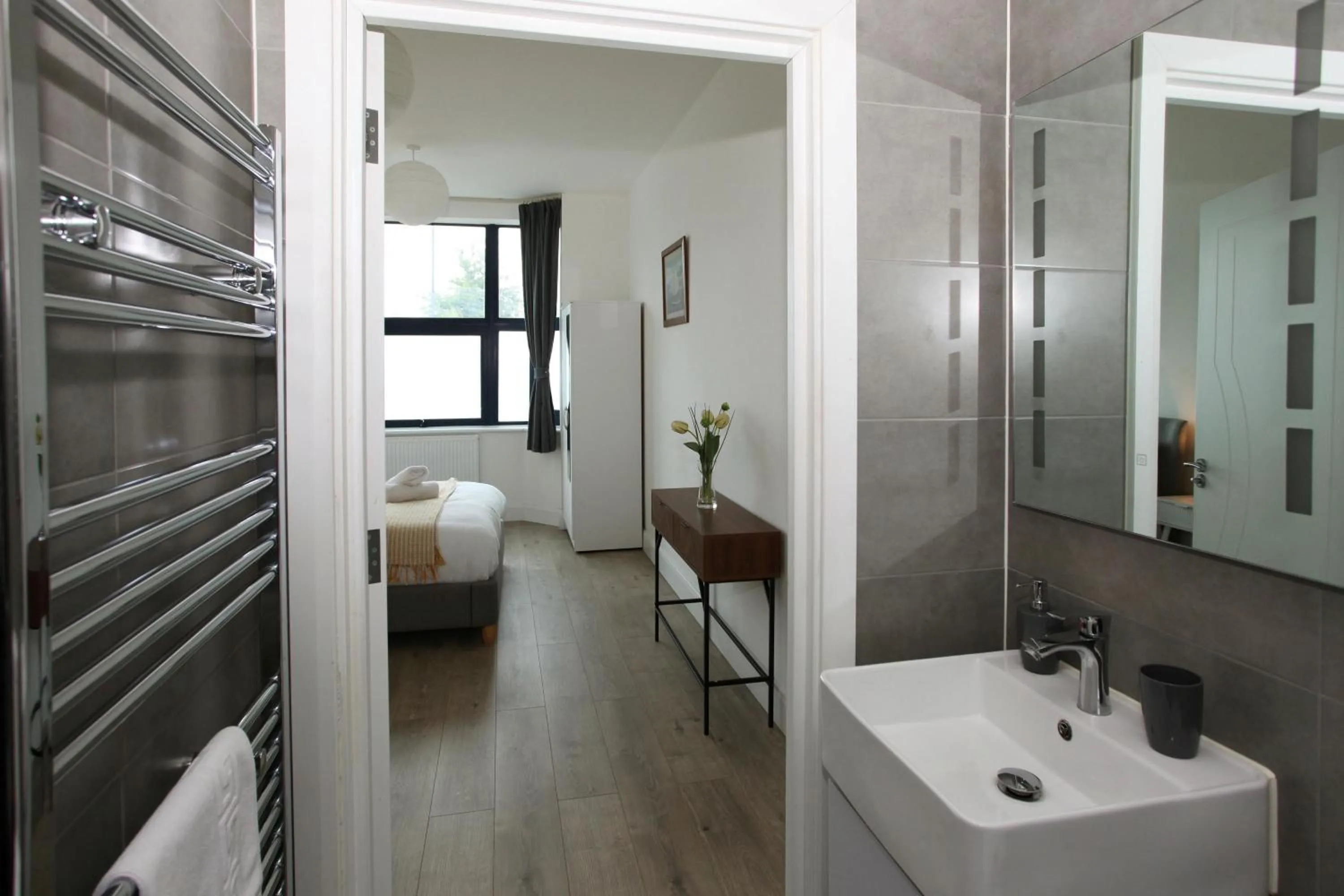 Bed in Sapphire House Apartments