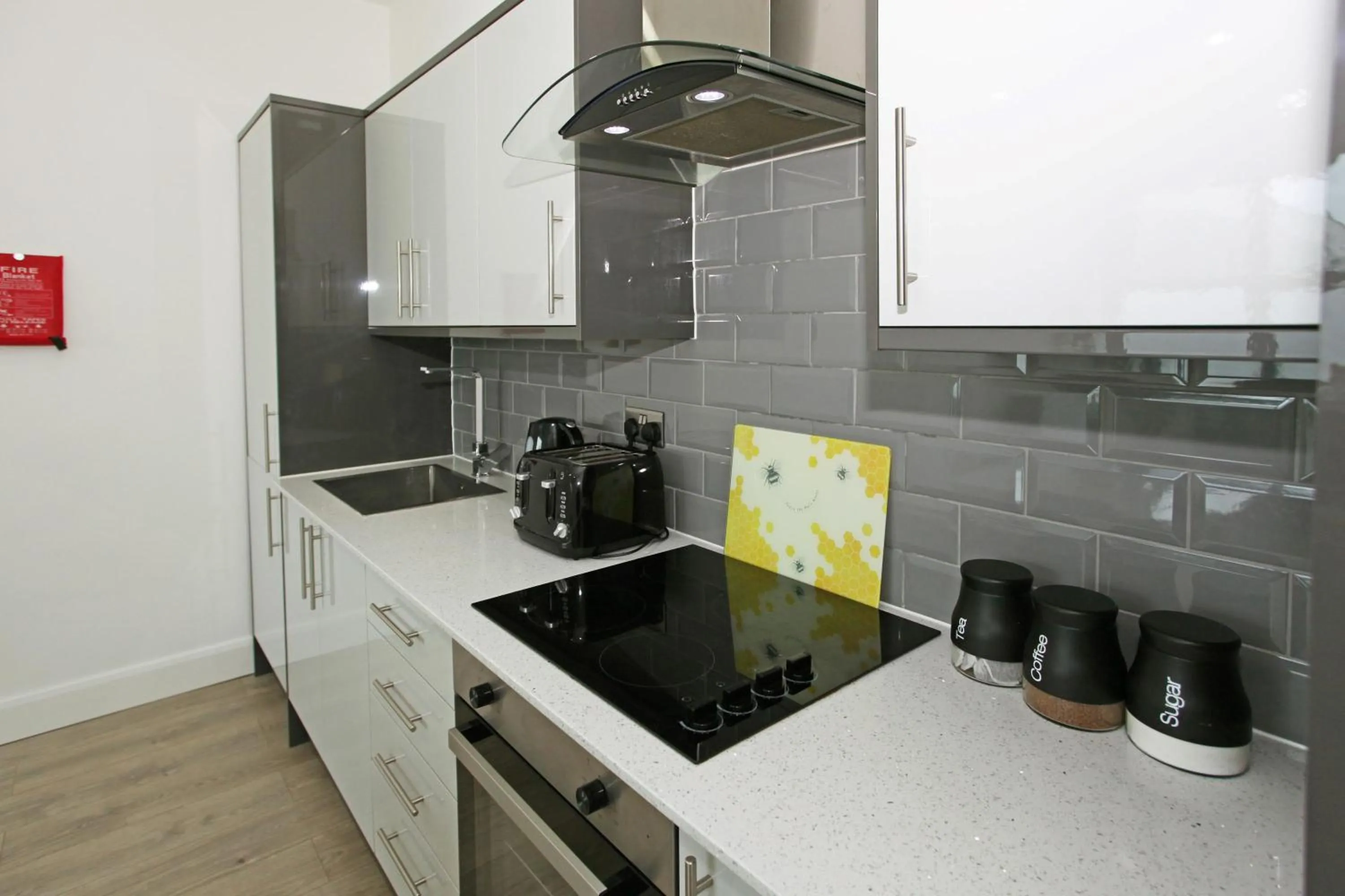 Coffee/tea facilities in Sapphire House Apartments