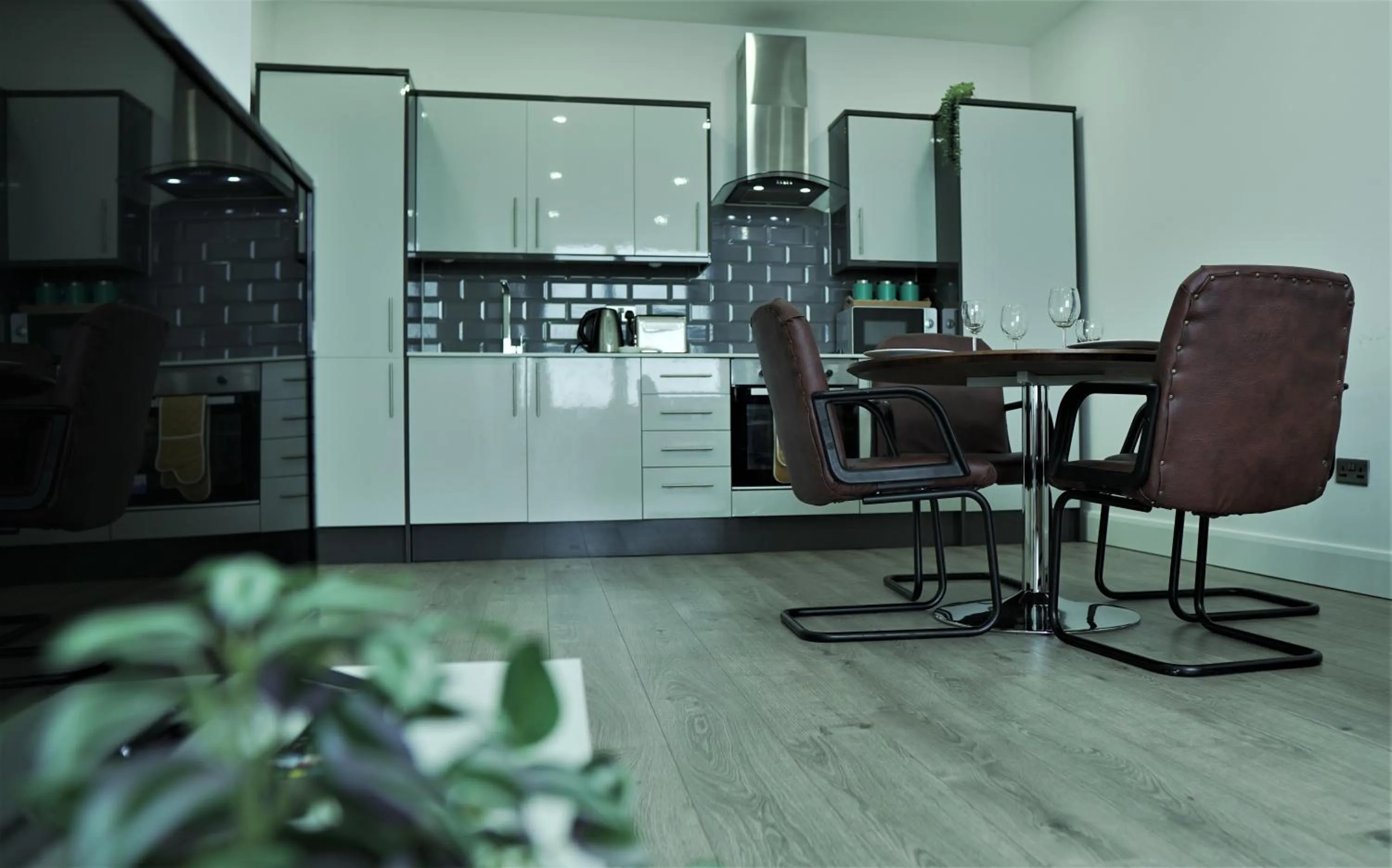 Kitchen or kitchenette in Sapphire House Apartments