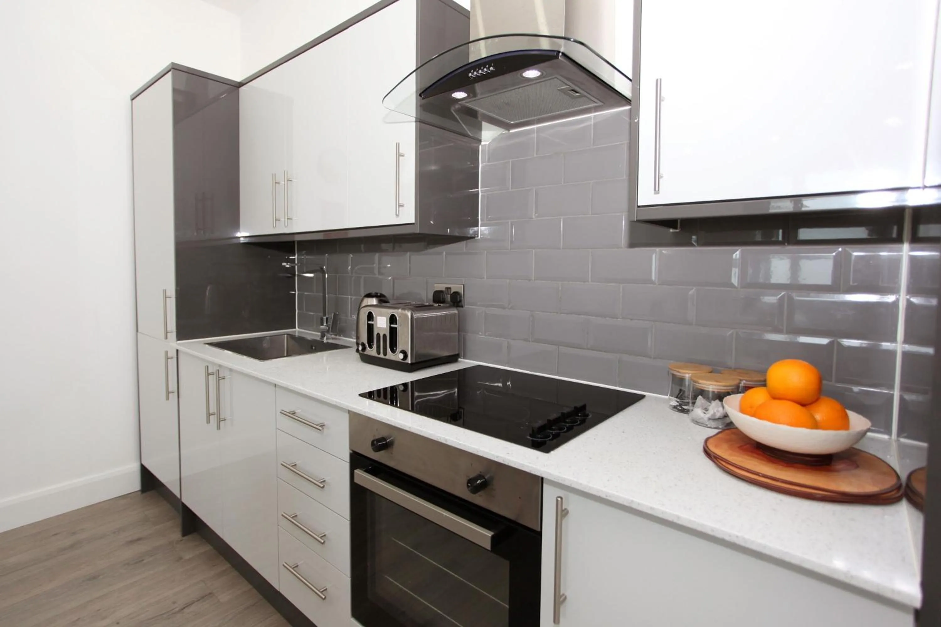 oven in Sapphire House Apartments