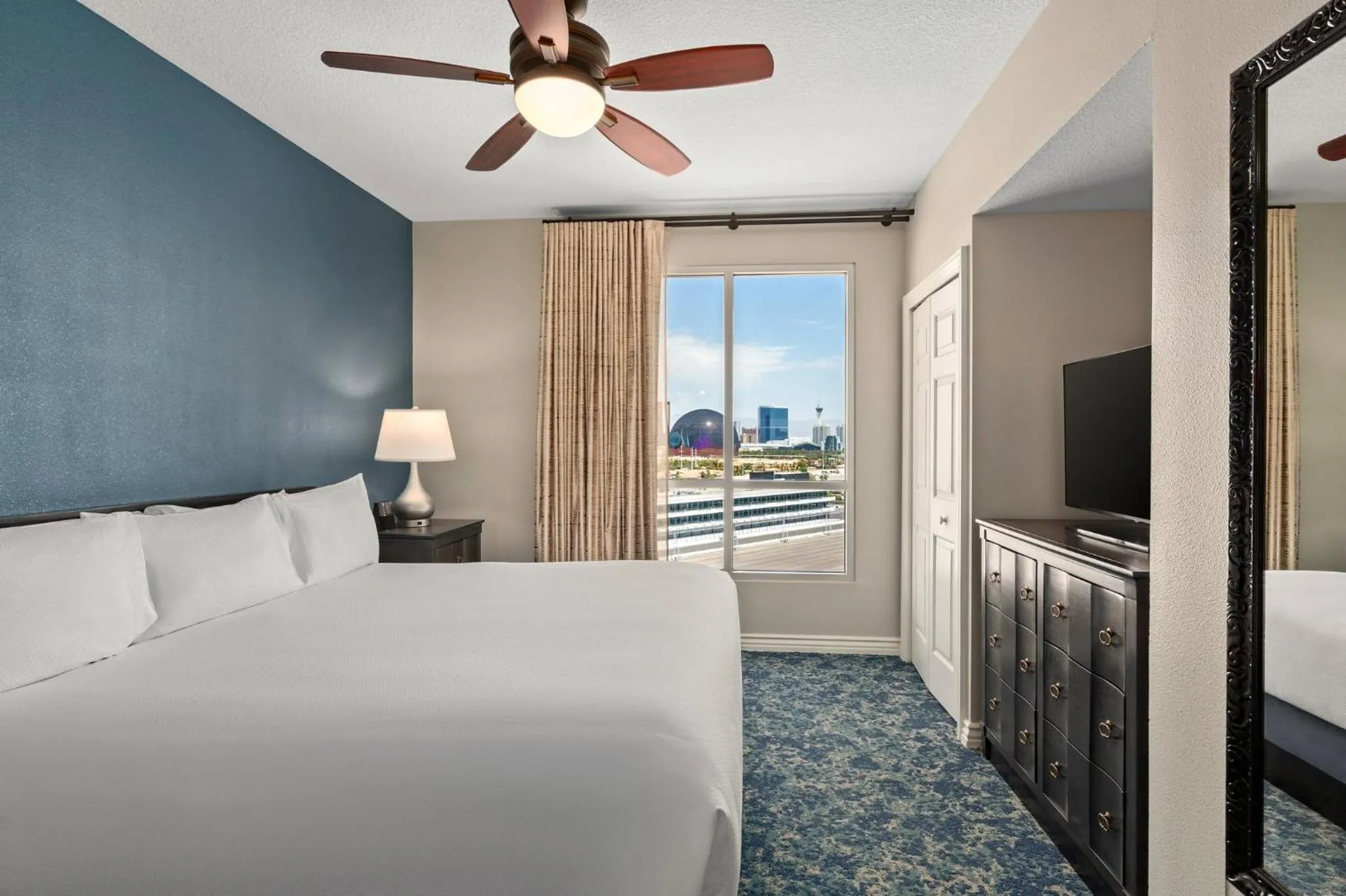 Photo of the whole room, Bed in Club Wyndham Grand Desert