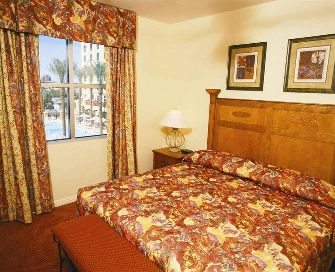 Bed in Club Wyndham Grand Desert