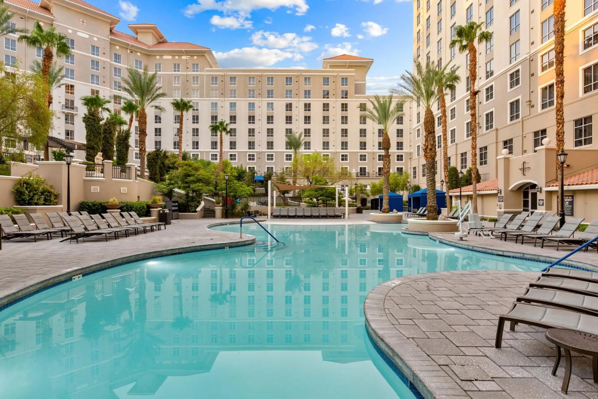Swimming pool in Club Wyndham Grand Desert