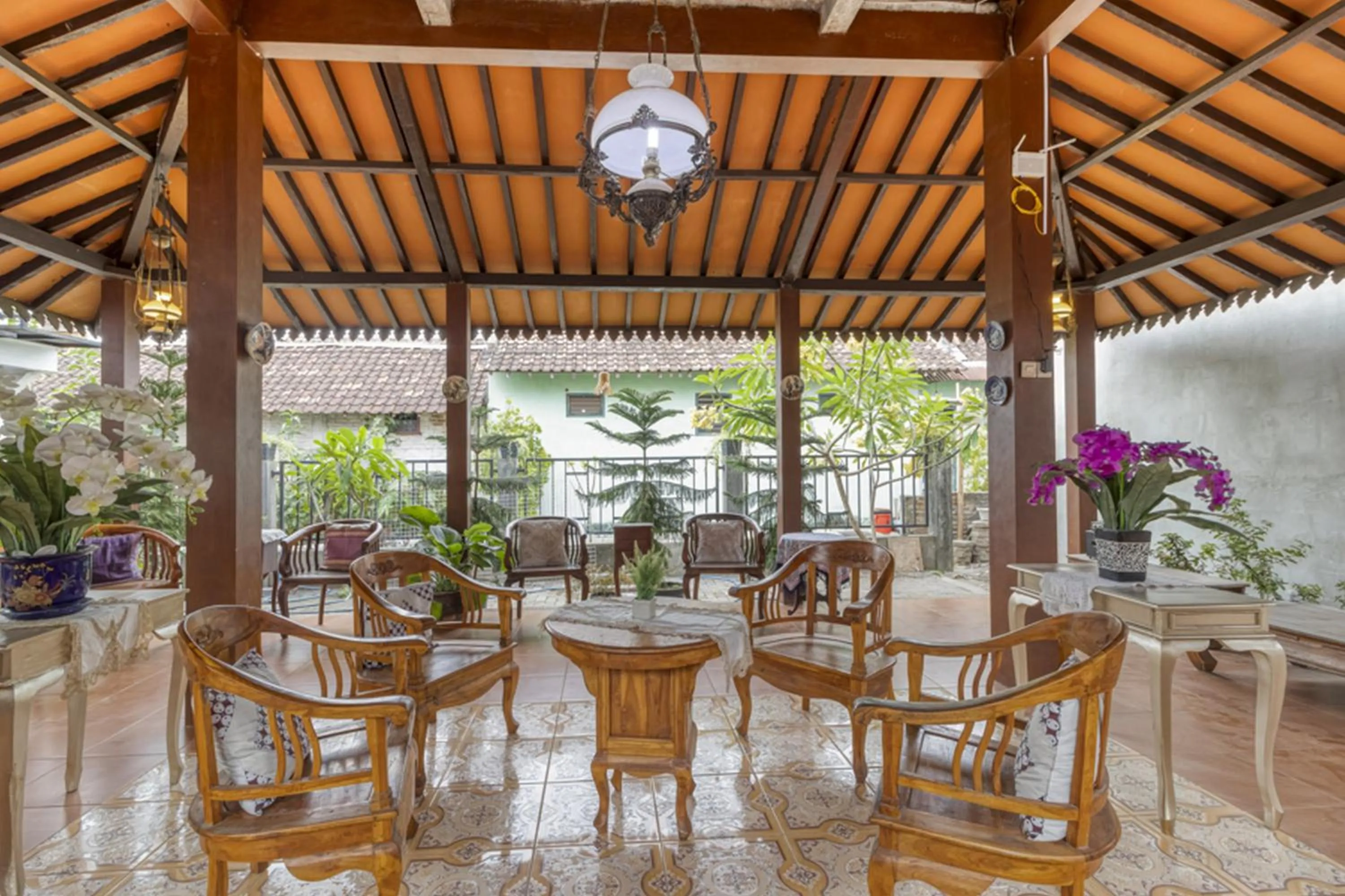 Facade/entrance in RedDoorz Syariah near Wijilan 2 Yogyakarta