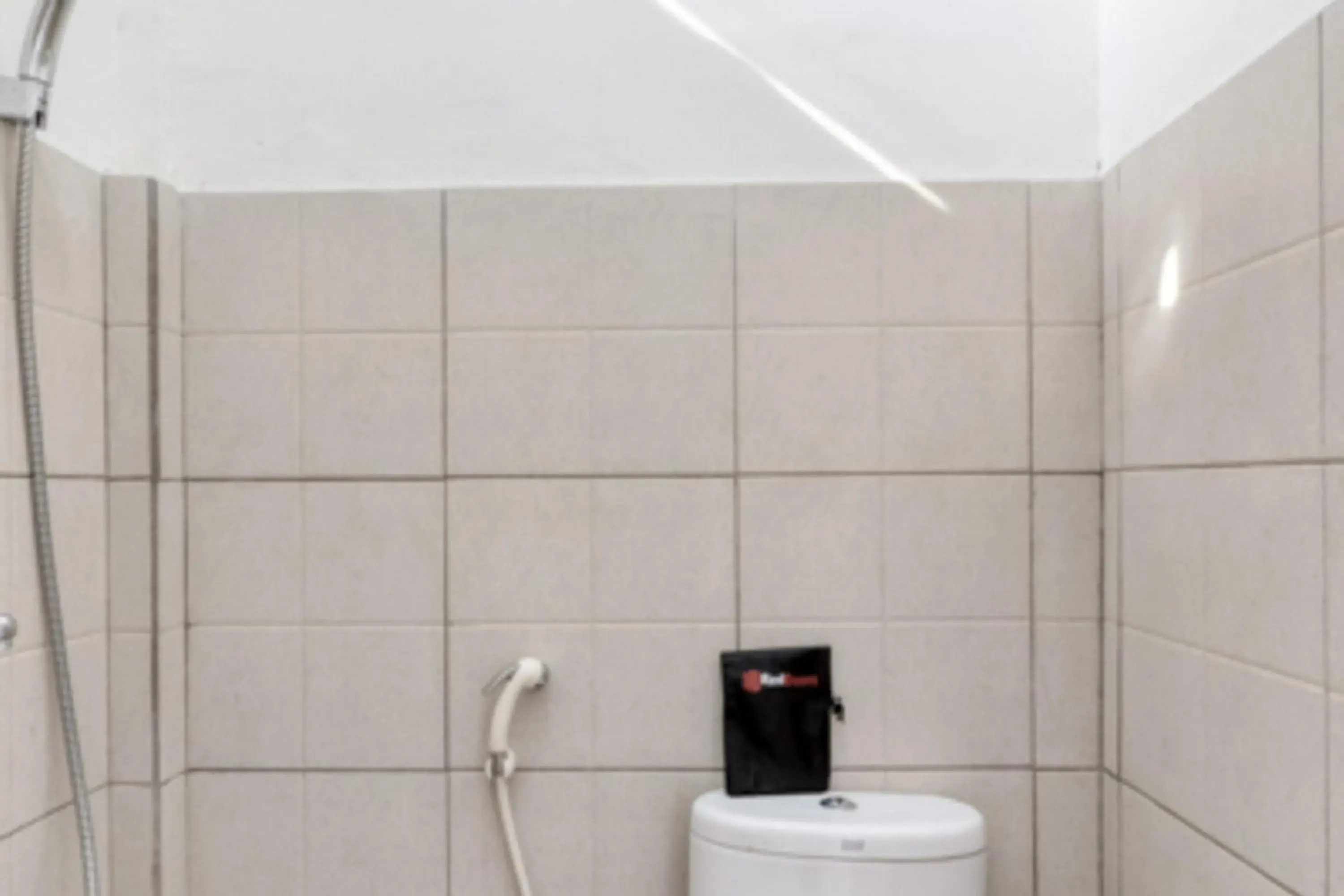 Twin Room in RedDoorz Syariah near Wijilan 2 Yogyakarta Twin Room in RedDoorz Syariah near Wijilan 2 Yogyakarta