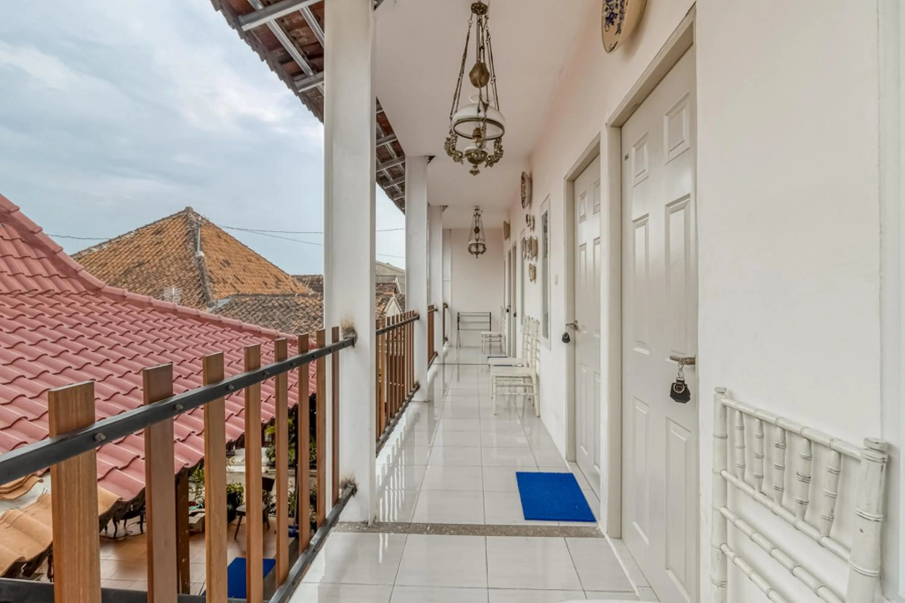 Balcony/Terrace in RedDoorz Syariah near Wijilan 2 Yogyakarta