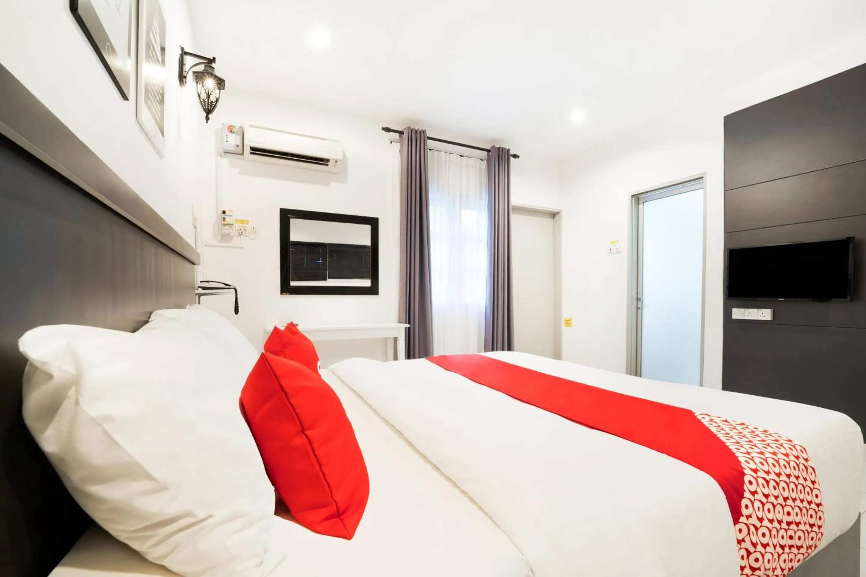 Bedroom, Bed in Hotel O Kulim Inn