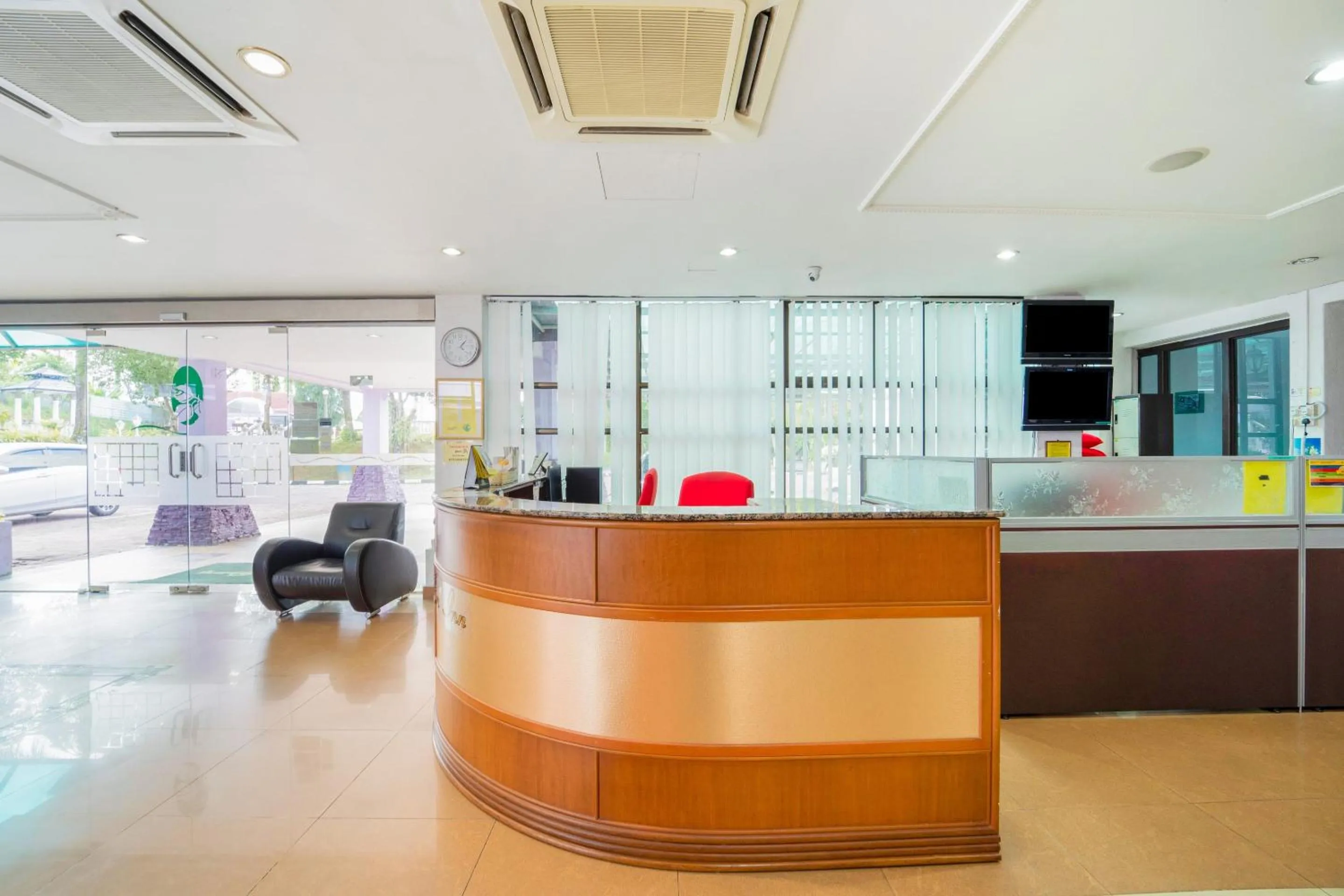 Lobby or reception in Hotel O Kulim Inn