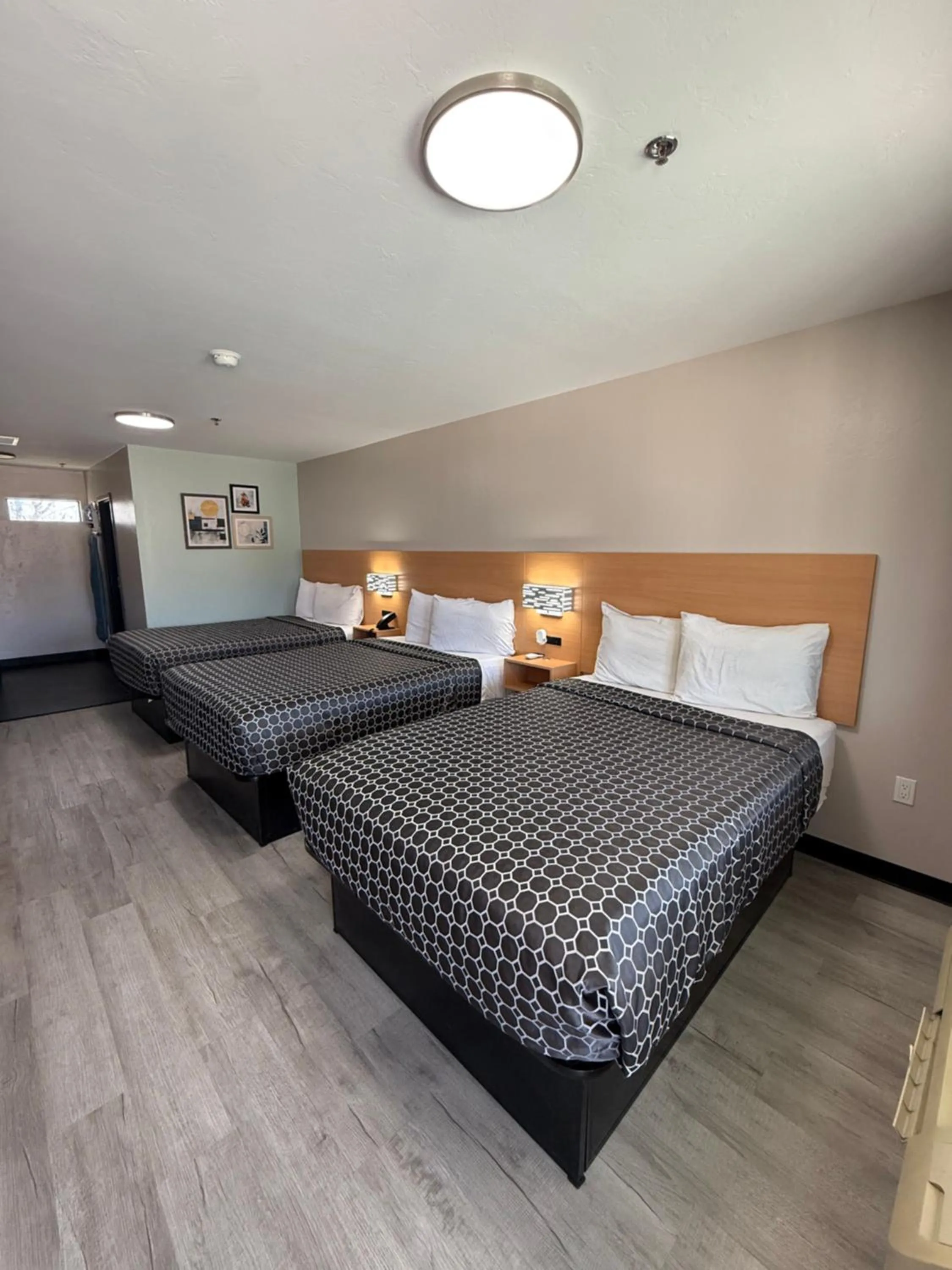 Bed in Americas Best Value Inn Ponca City