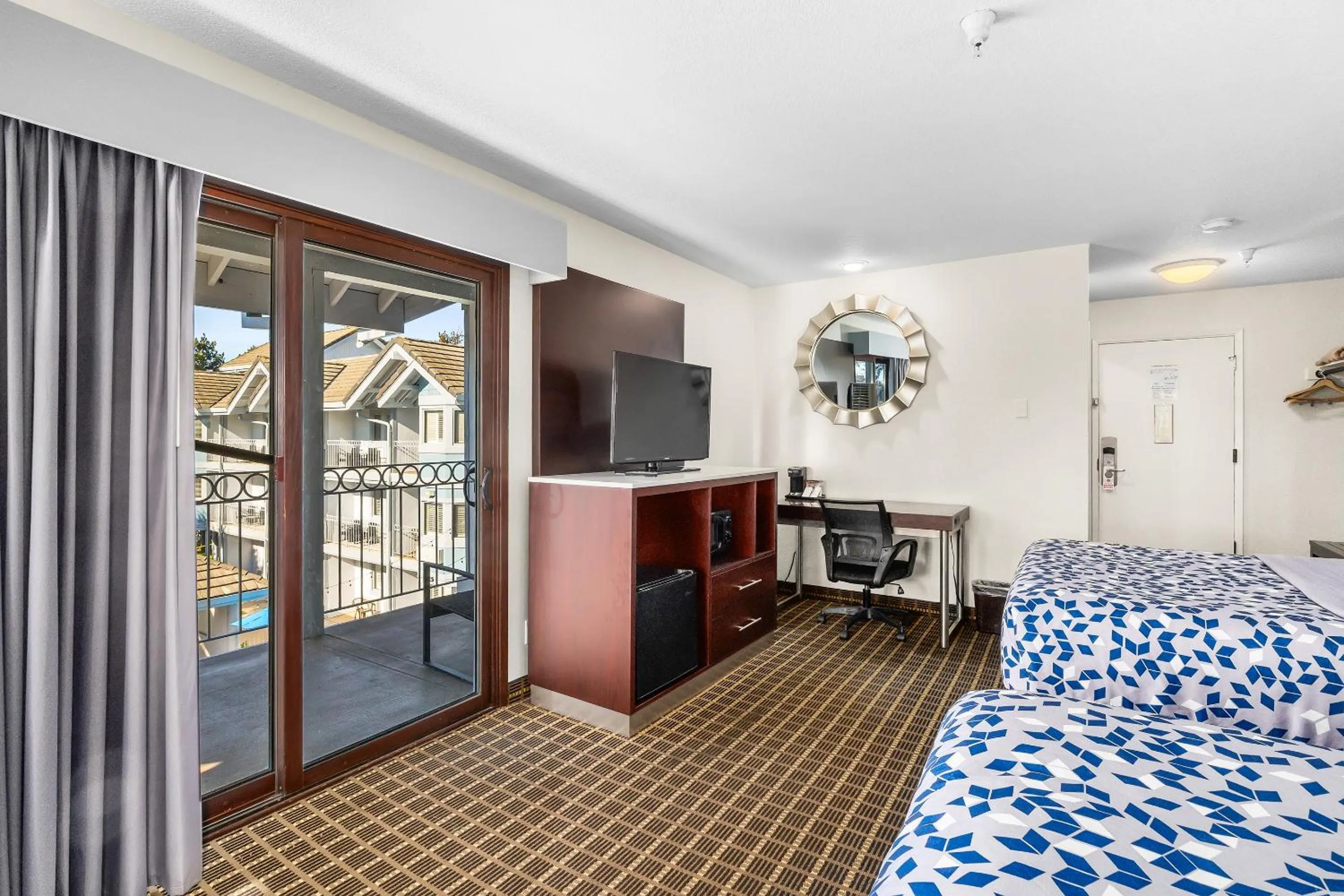 View (from property/room), Bed in Hotel Solares