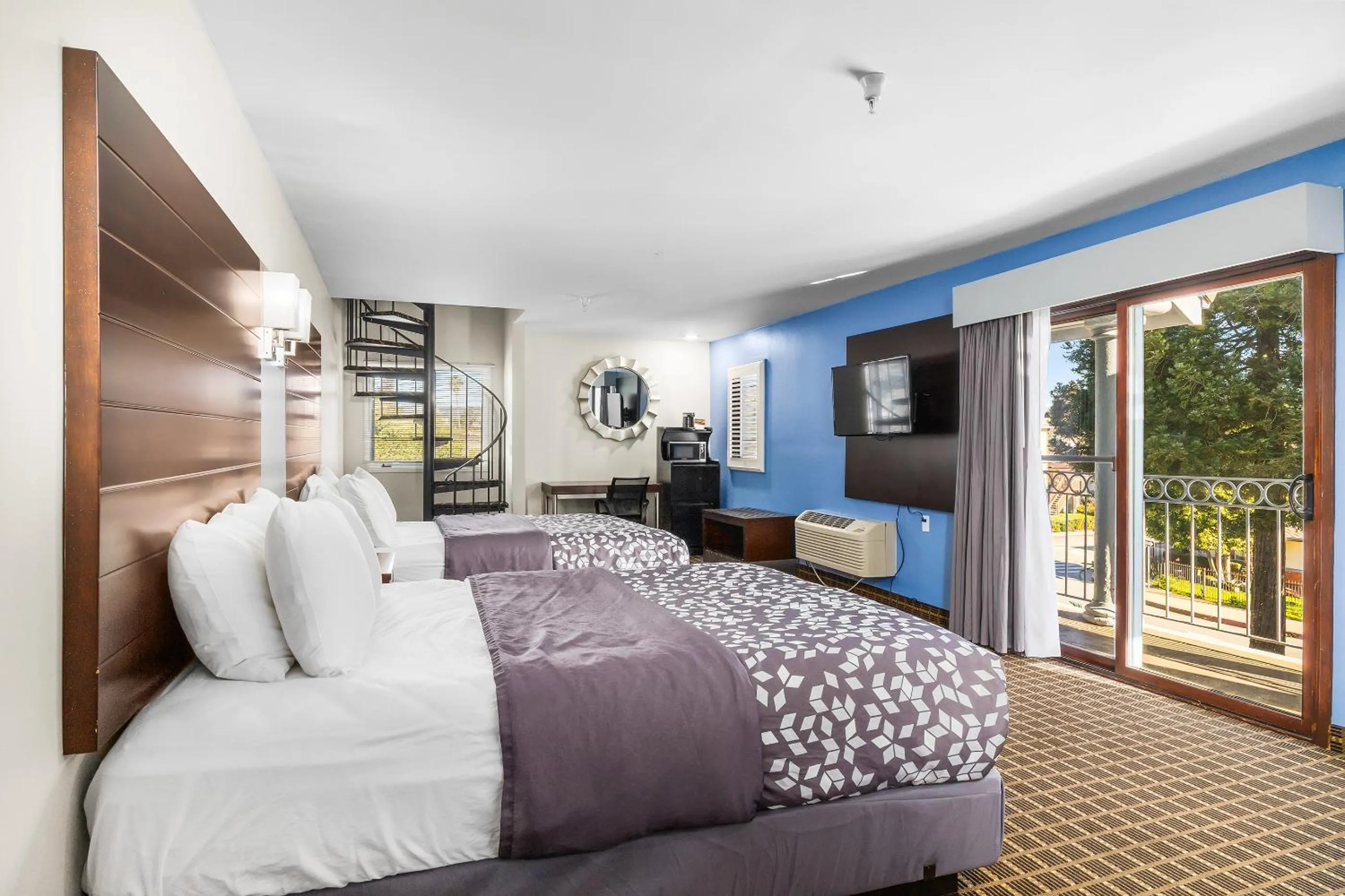 Garden view, Bed in Hotel Solares