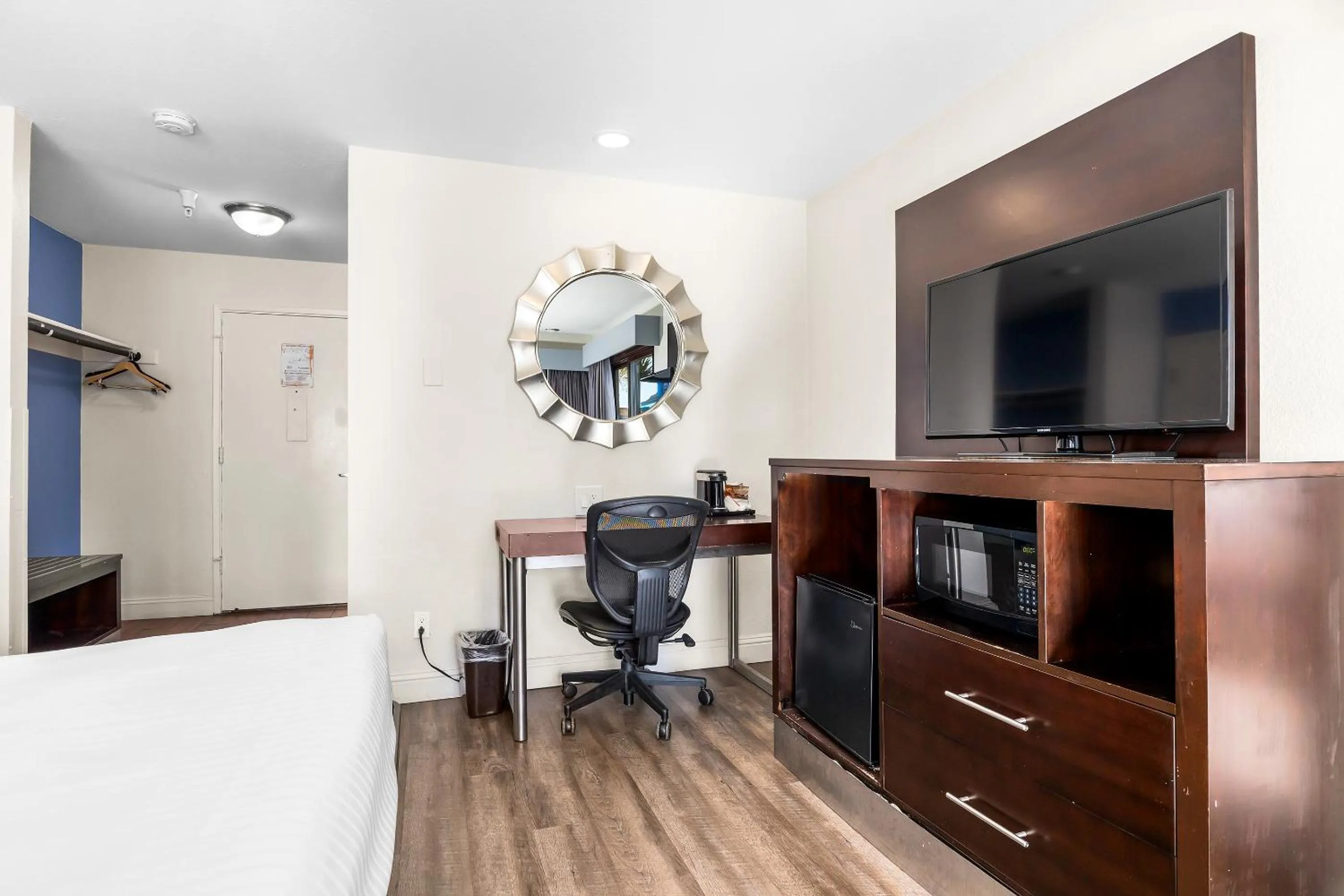 TV and multimedia in Hotel Solares