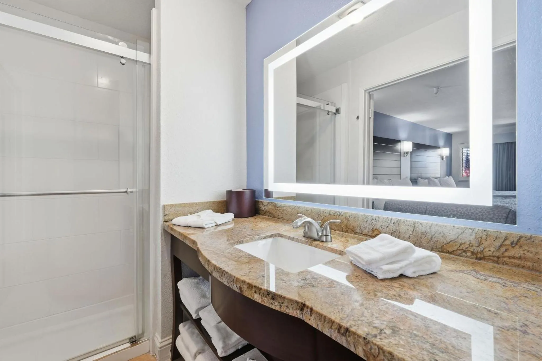 Bathroom in Hotel Solares