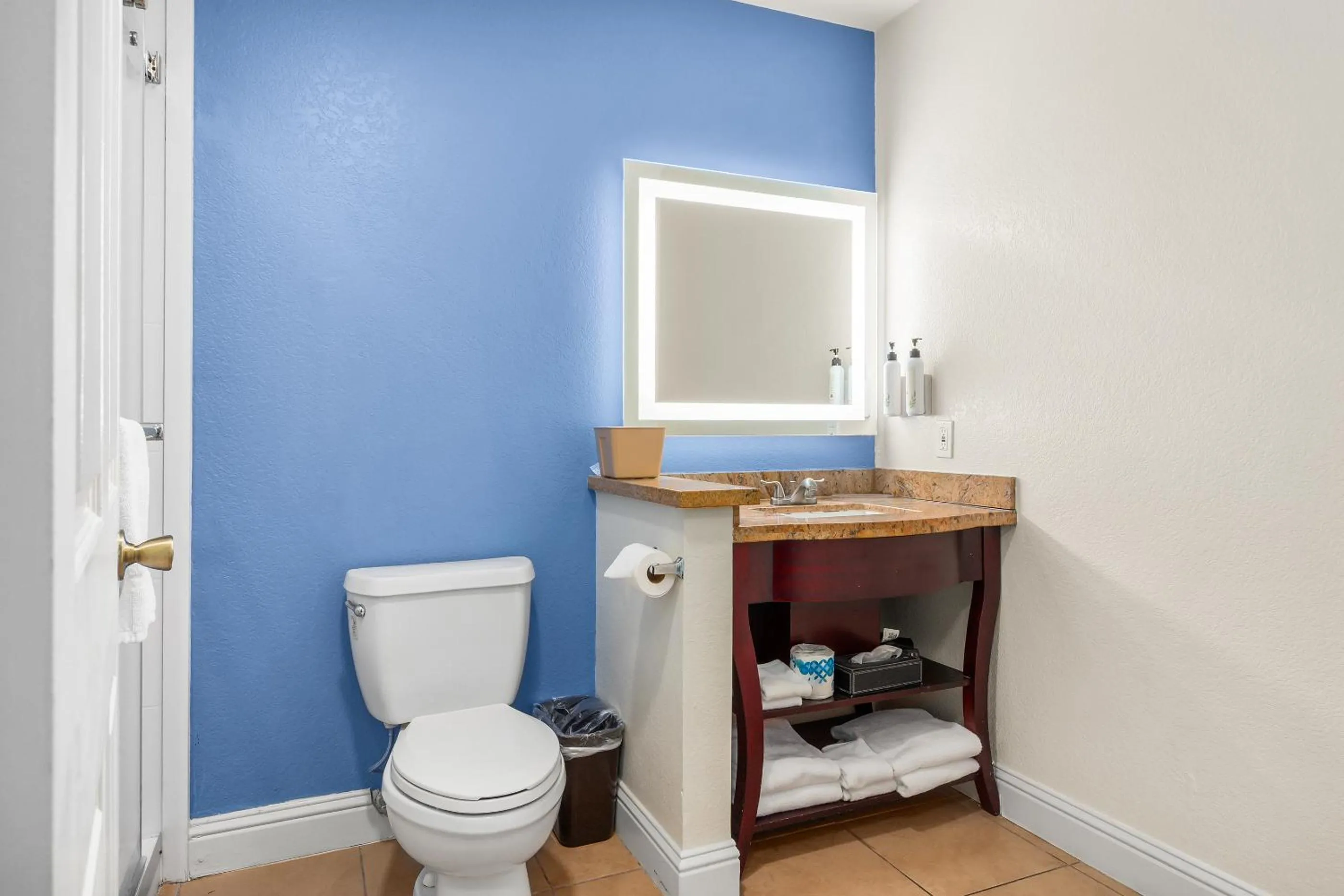 Bathroom in Hotel Solares