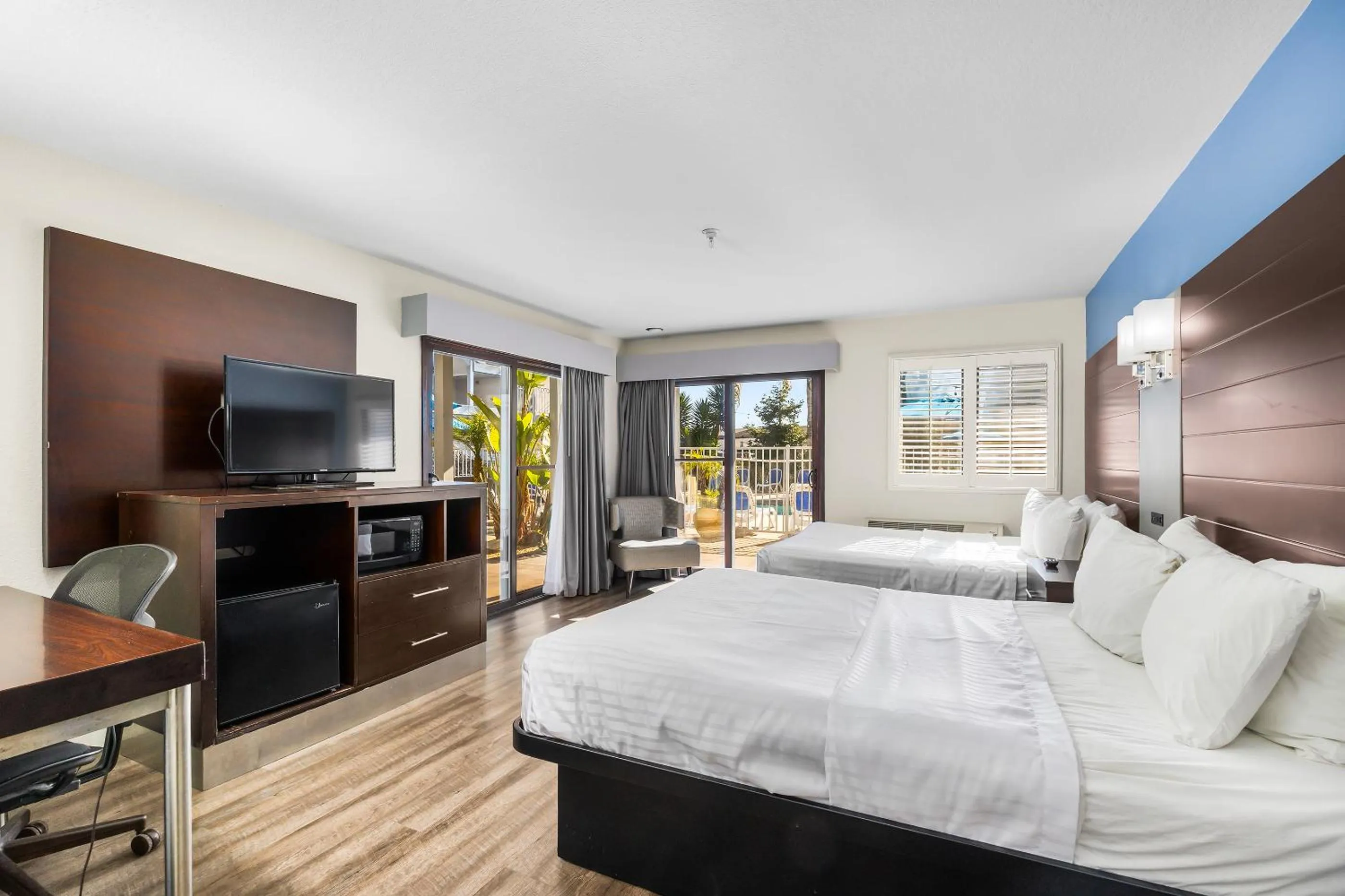 View (from property/room), Bed in Hotel Solares