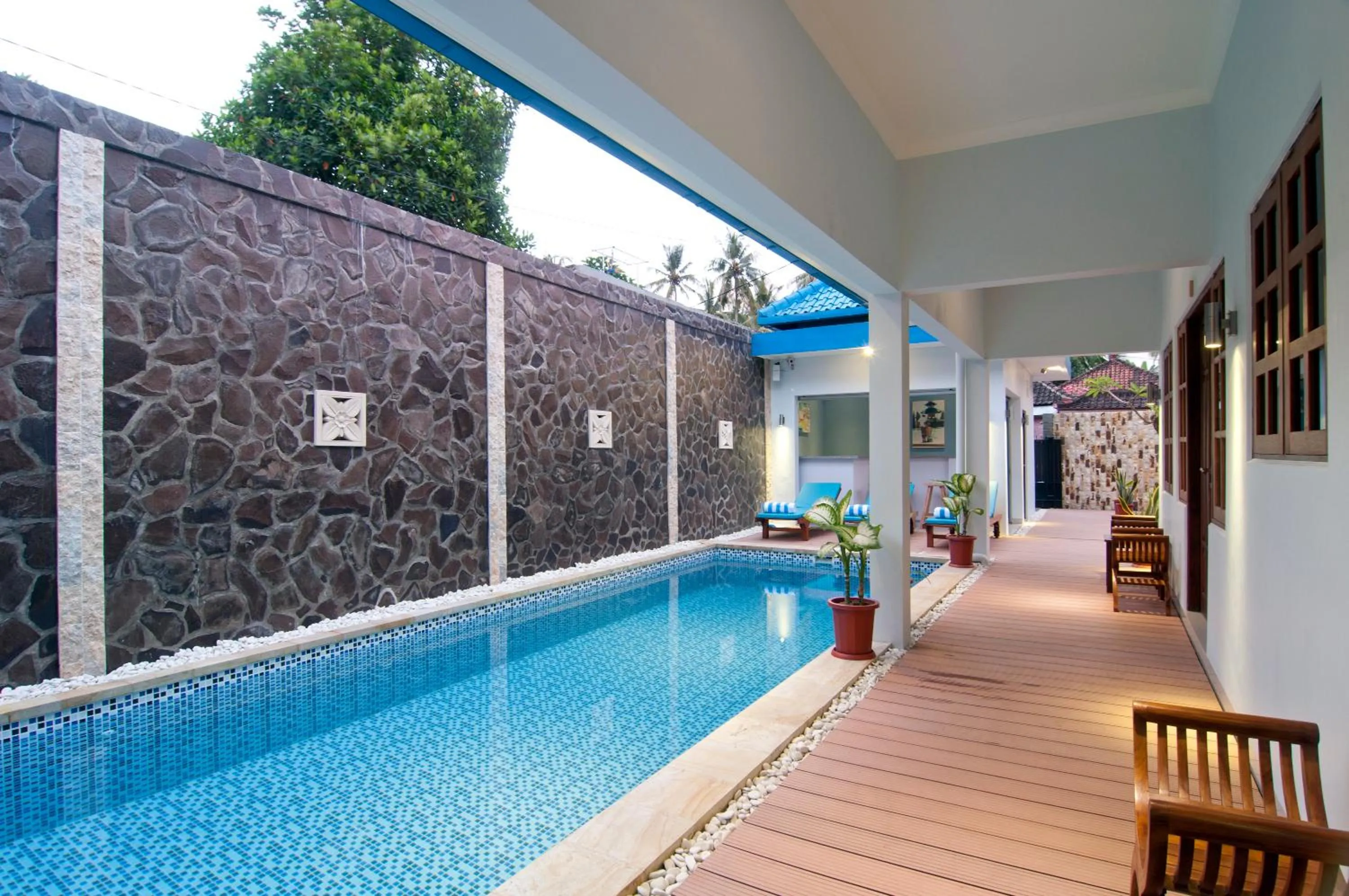 Swimming pool in Lovina Oasis Hotel