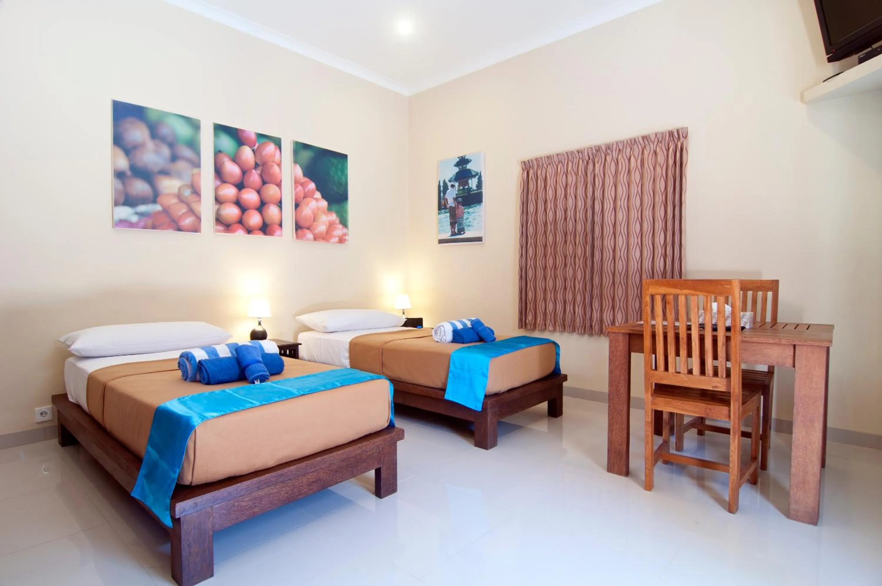 Bed in Lovina Oasis Hotel