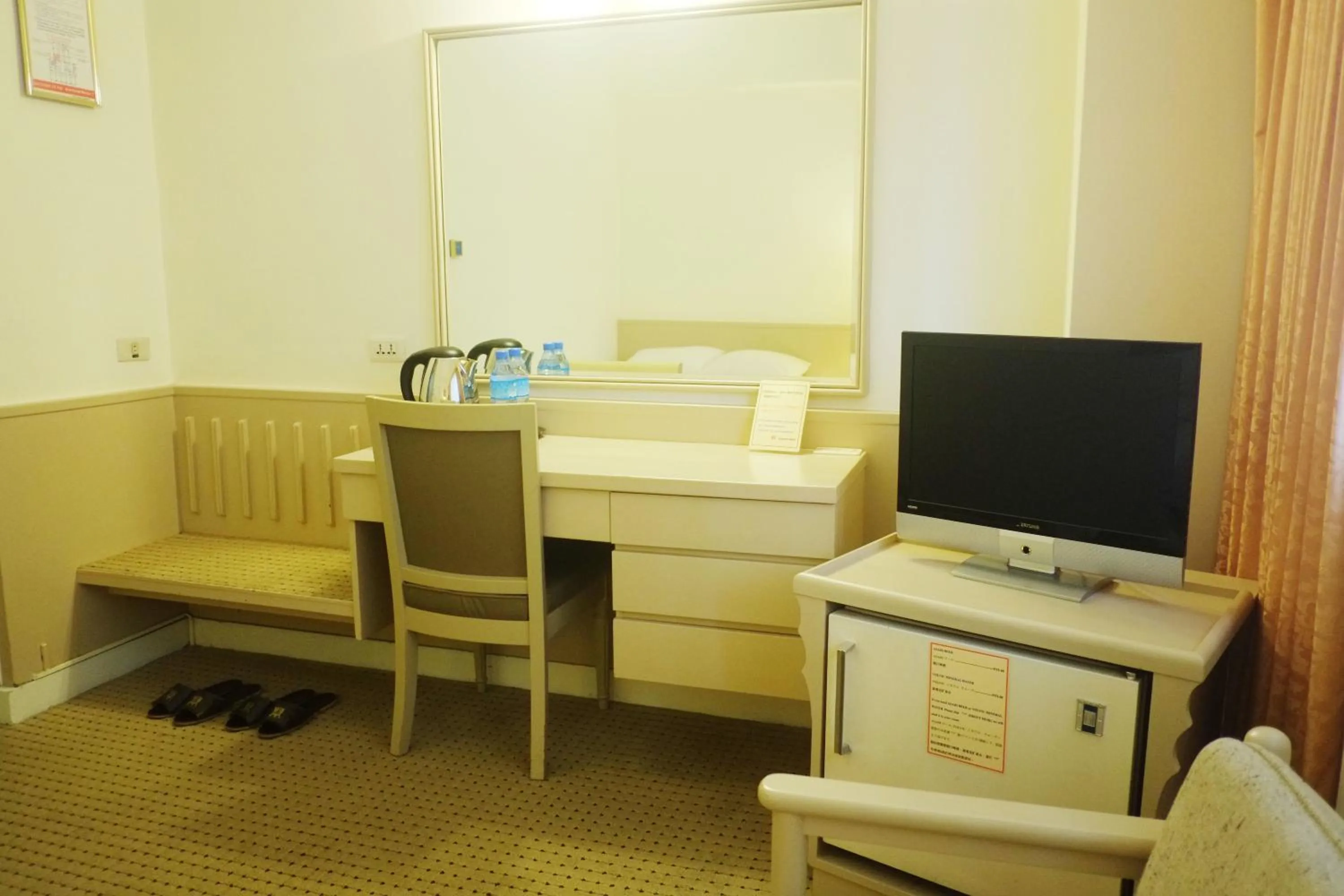 TV and multimedia in Emperor Hotel