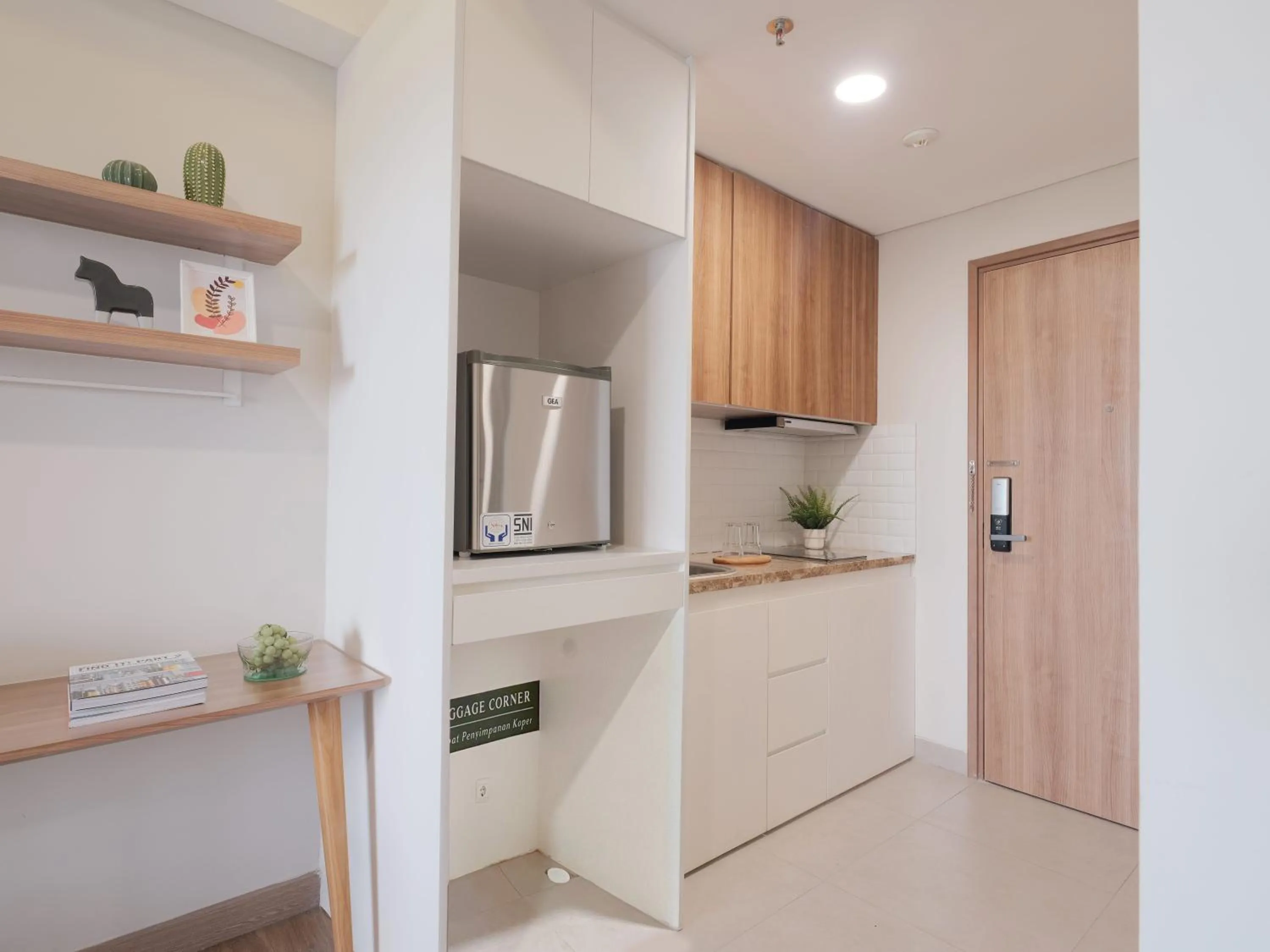 Kitchen or kitchenette in Fika Rooms Tangerang By Skandinavia