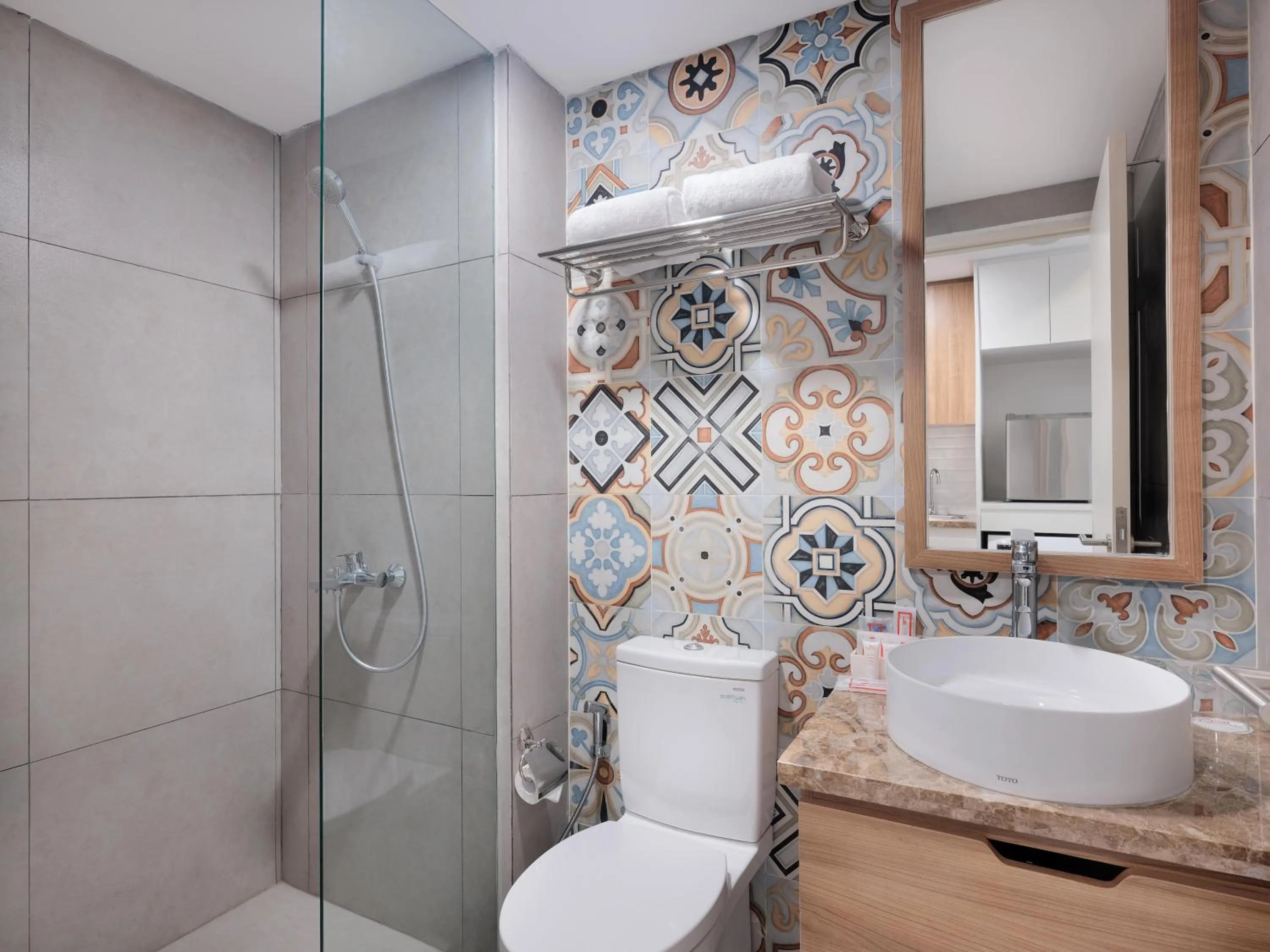 Bathroom in Fika Rooms Tangerang By Skandinavia