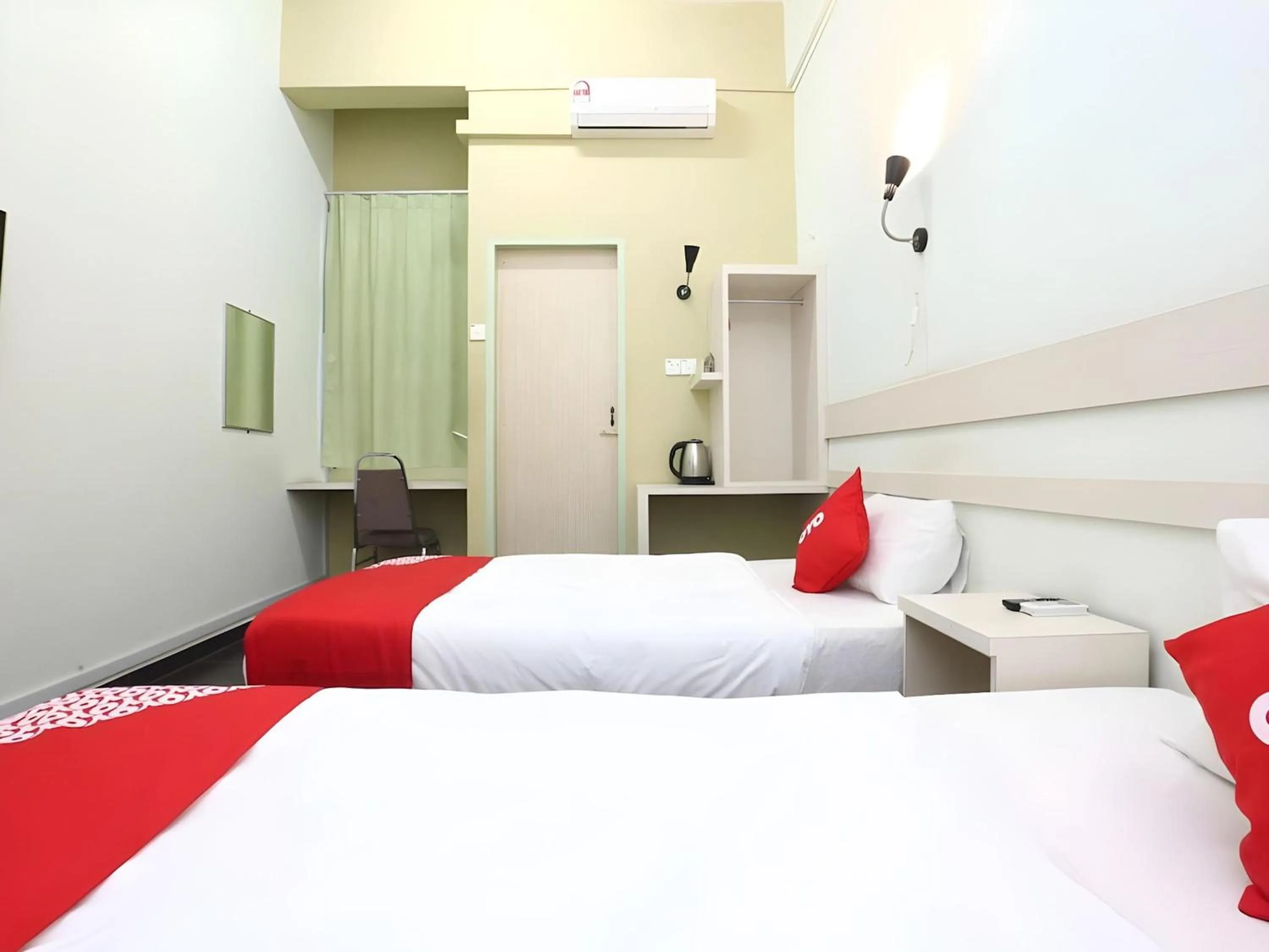 Photo of the whole room, Bed in Hotel O Green Mango @ Sri Cemerlang