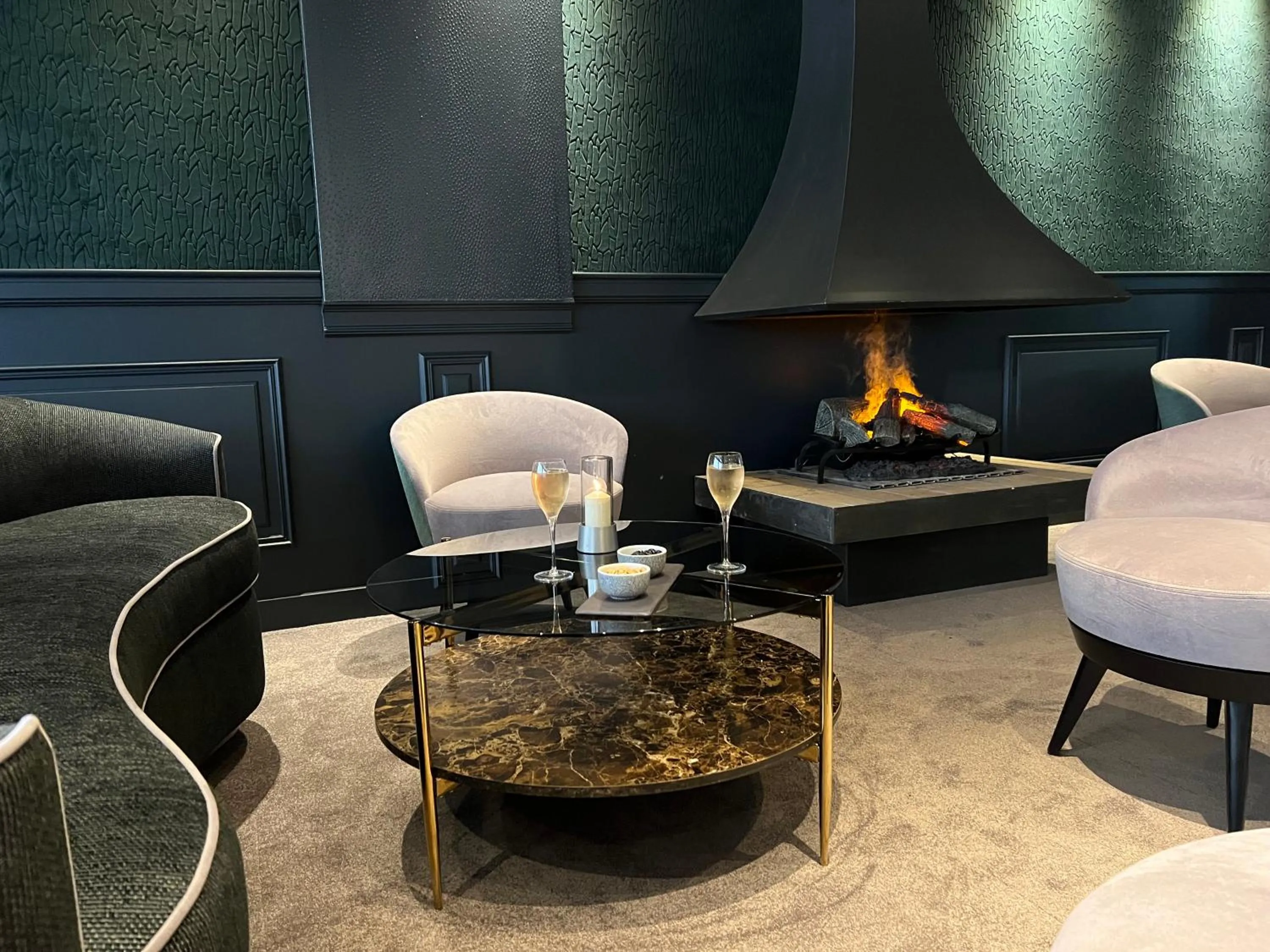 Lounge or bar in La Loggia Appart'Hôtel & Spa