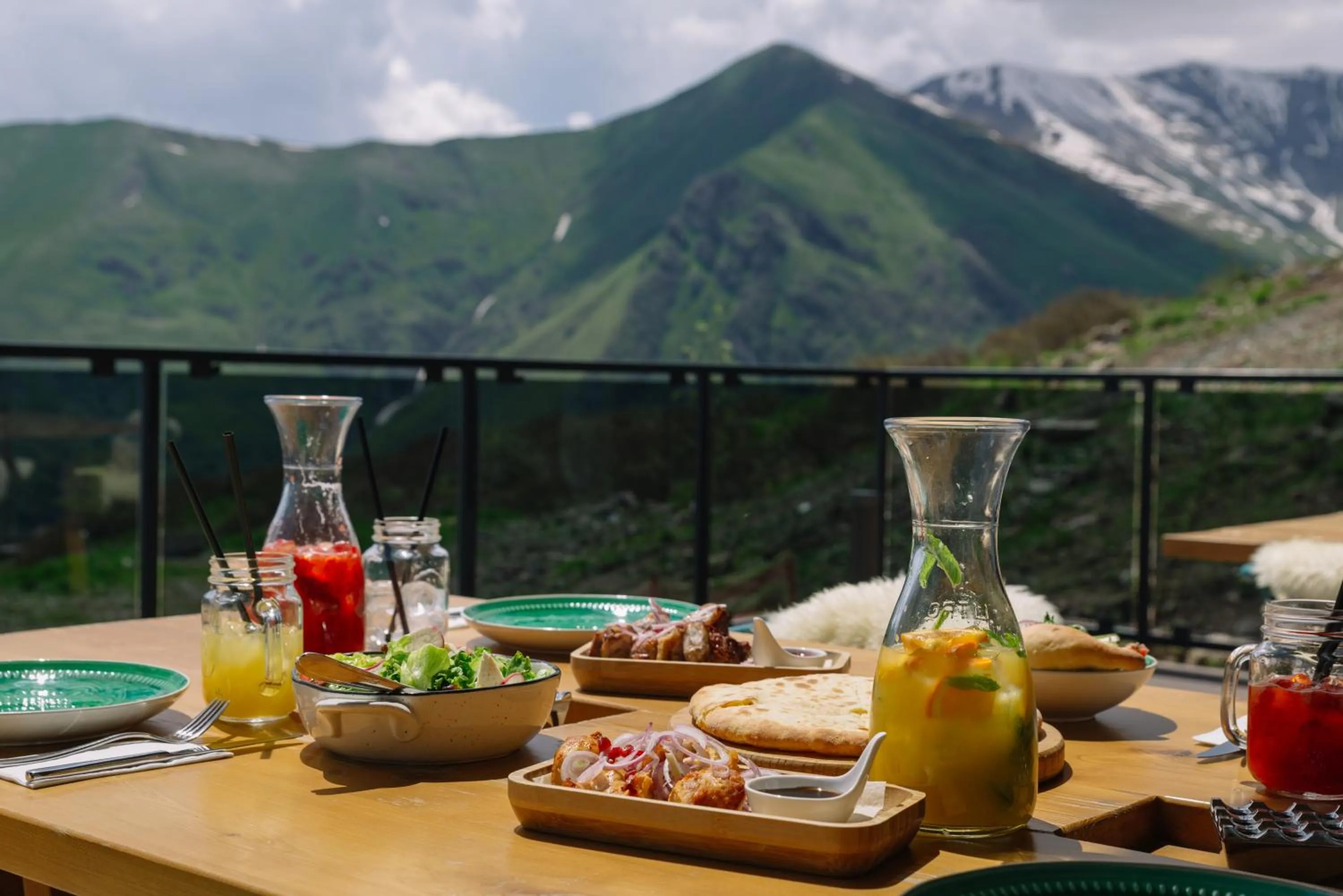 Restaurant/places to eat in Gudauri Lodge