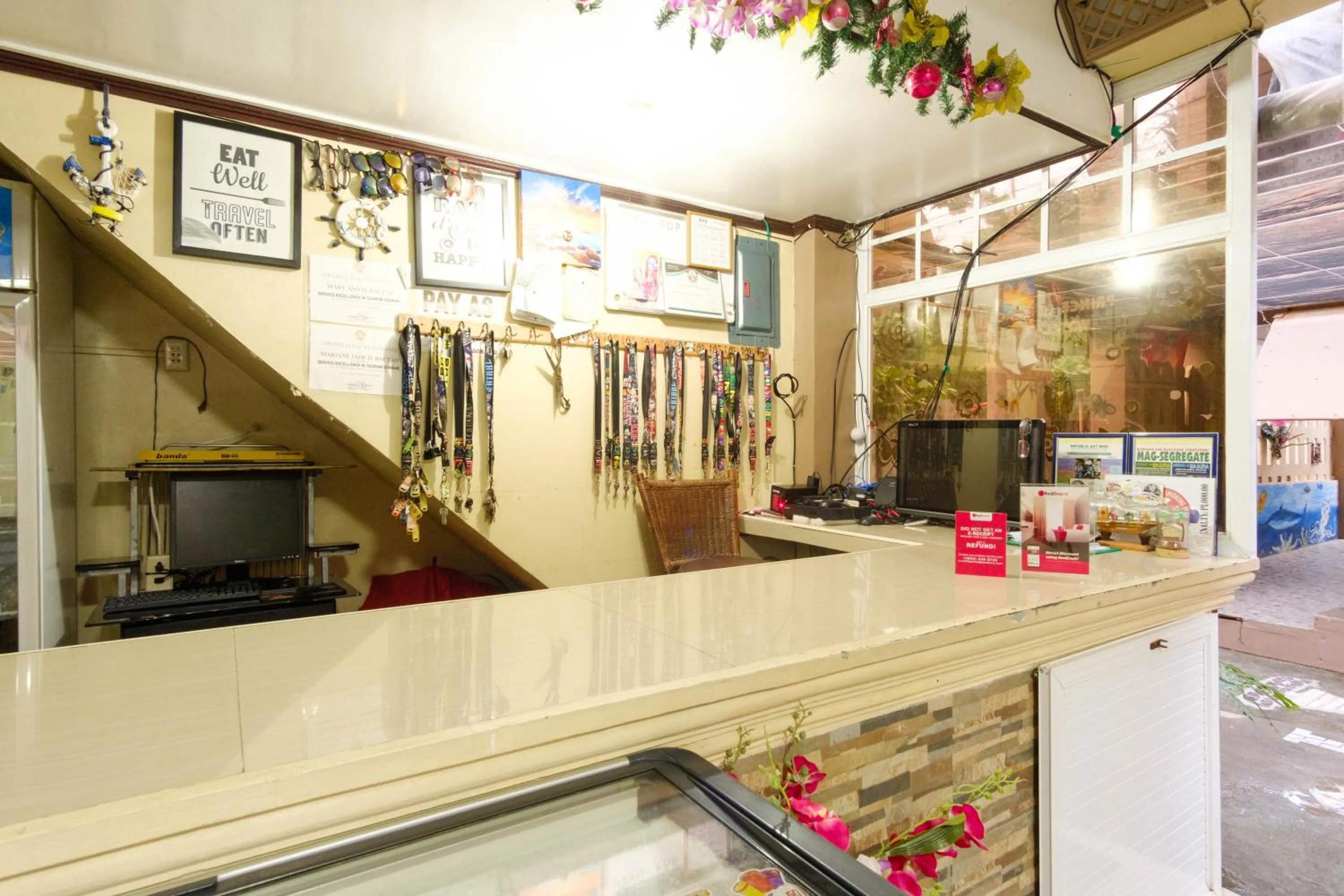 Lobby or reception, Lobby/Reception in RedDoorz @ Prince JB Beach Resort Zambales