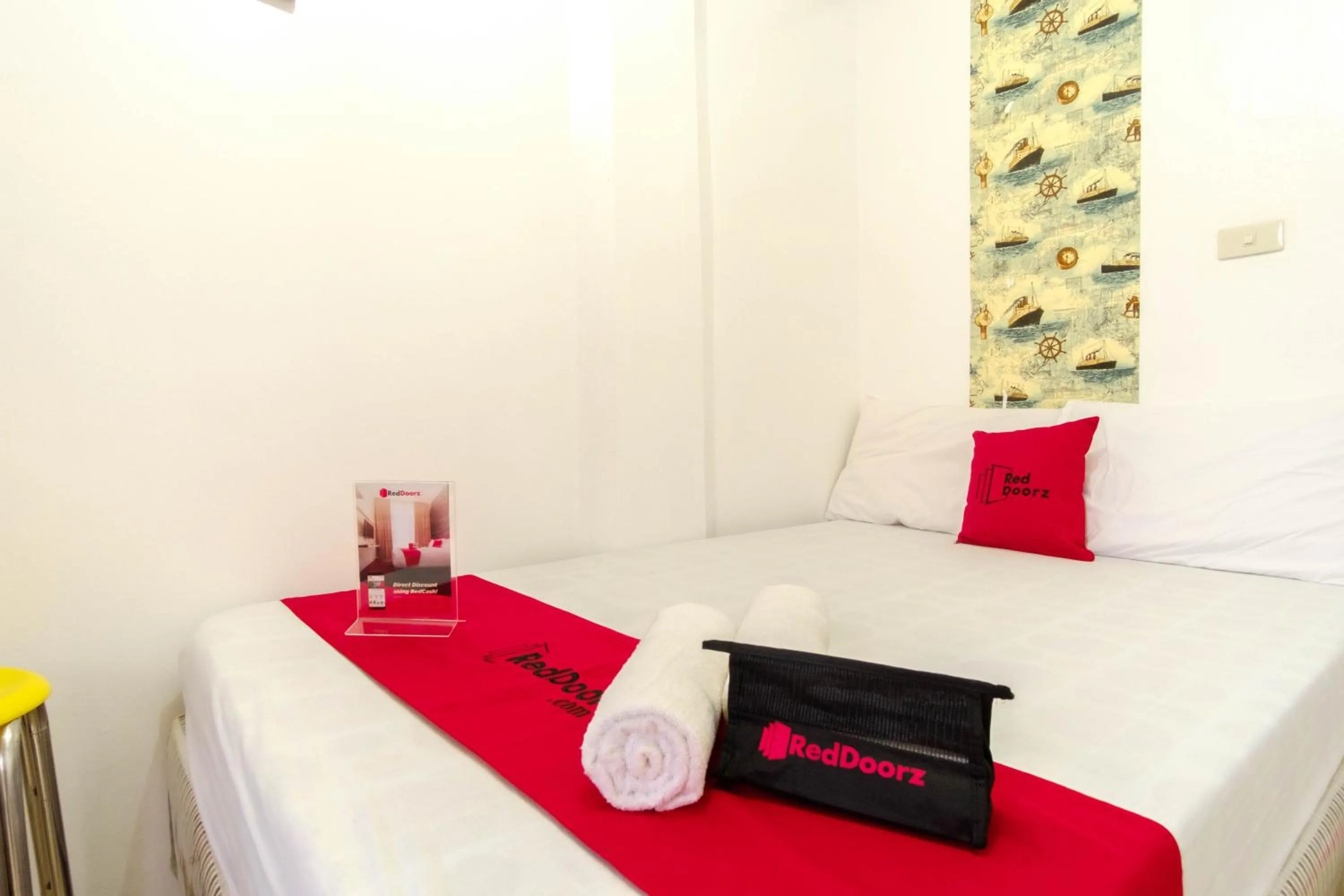 Bed in RedDoorz @ Prince JB Beach Resort Zambales