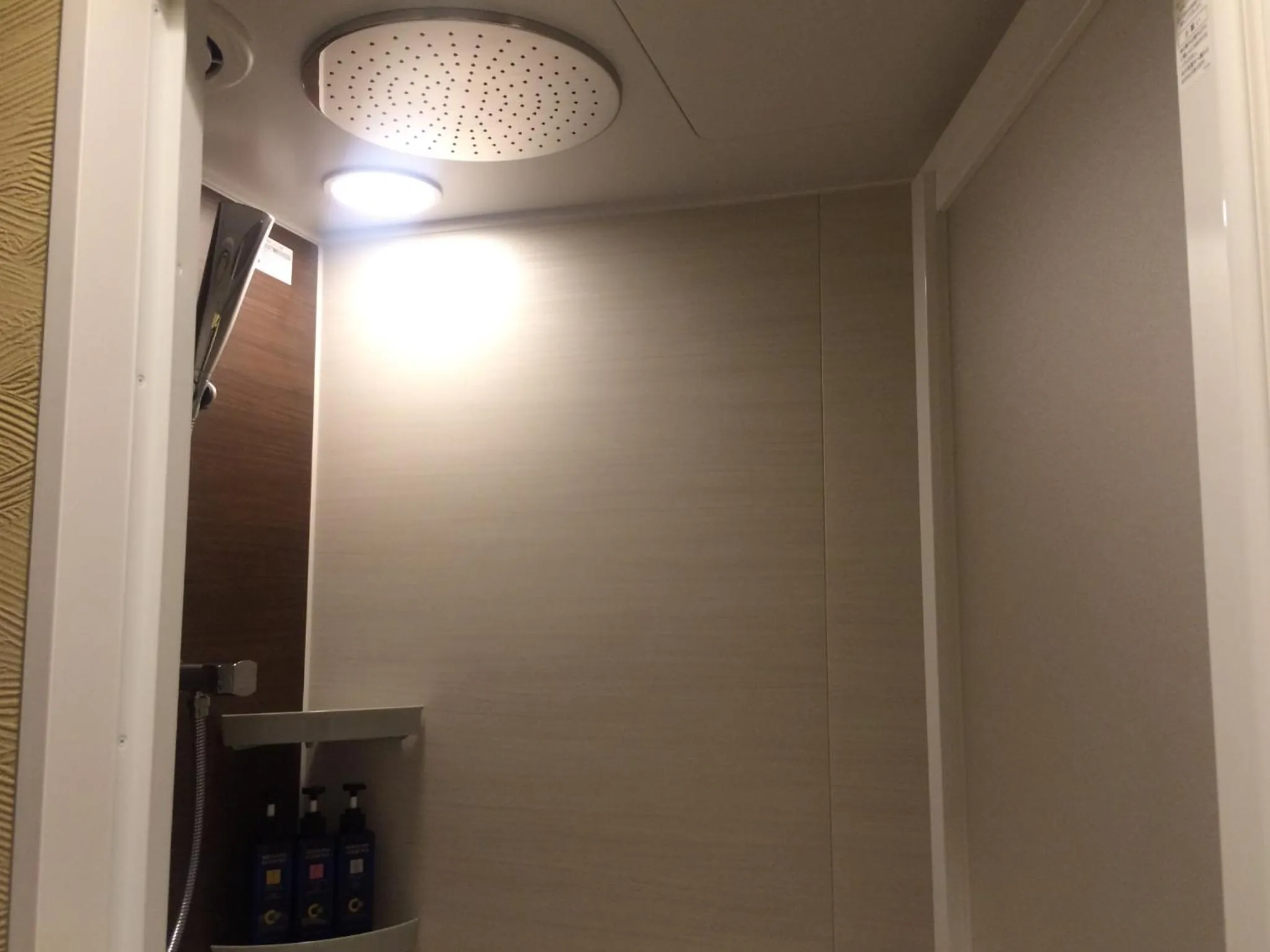 Shower in Community & Spa Naha Central Hotel