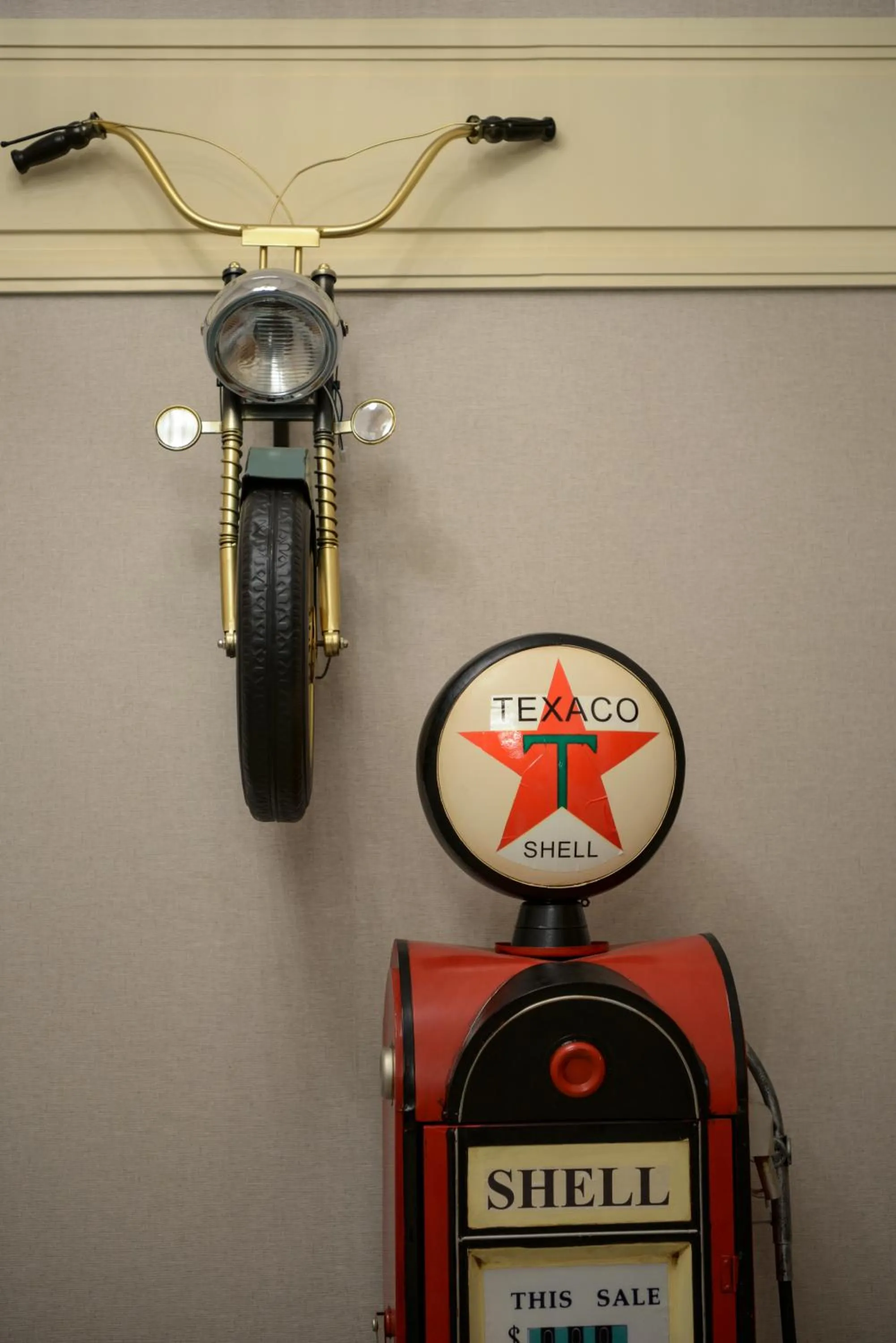 Restaurant/places to eat in The Residency Towers Puducherry