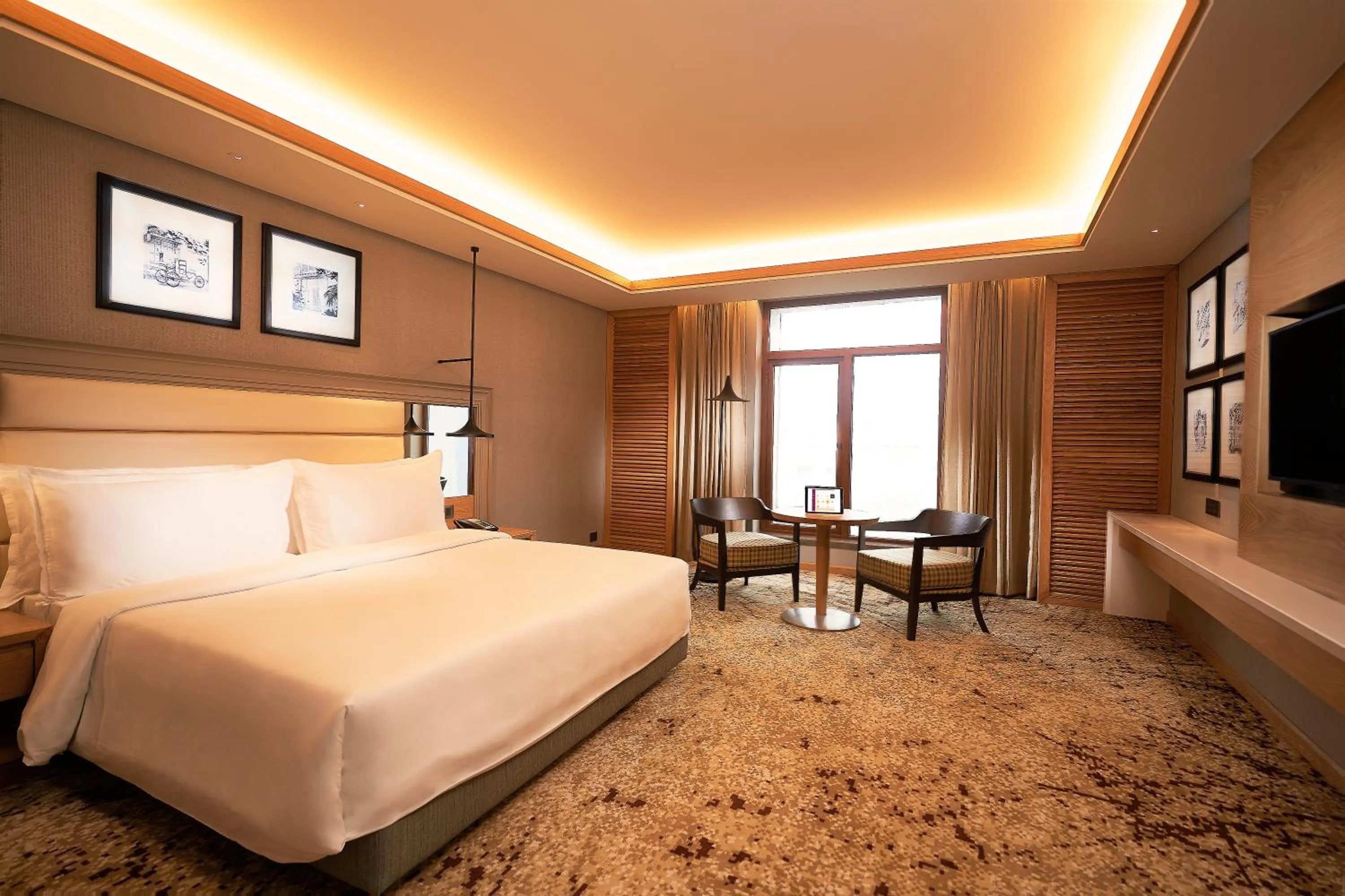 Photo of the whole room, Bed in The Residency Towers Puducherry