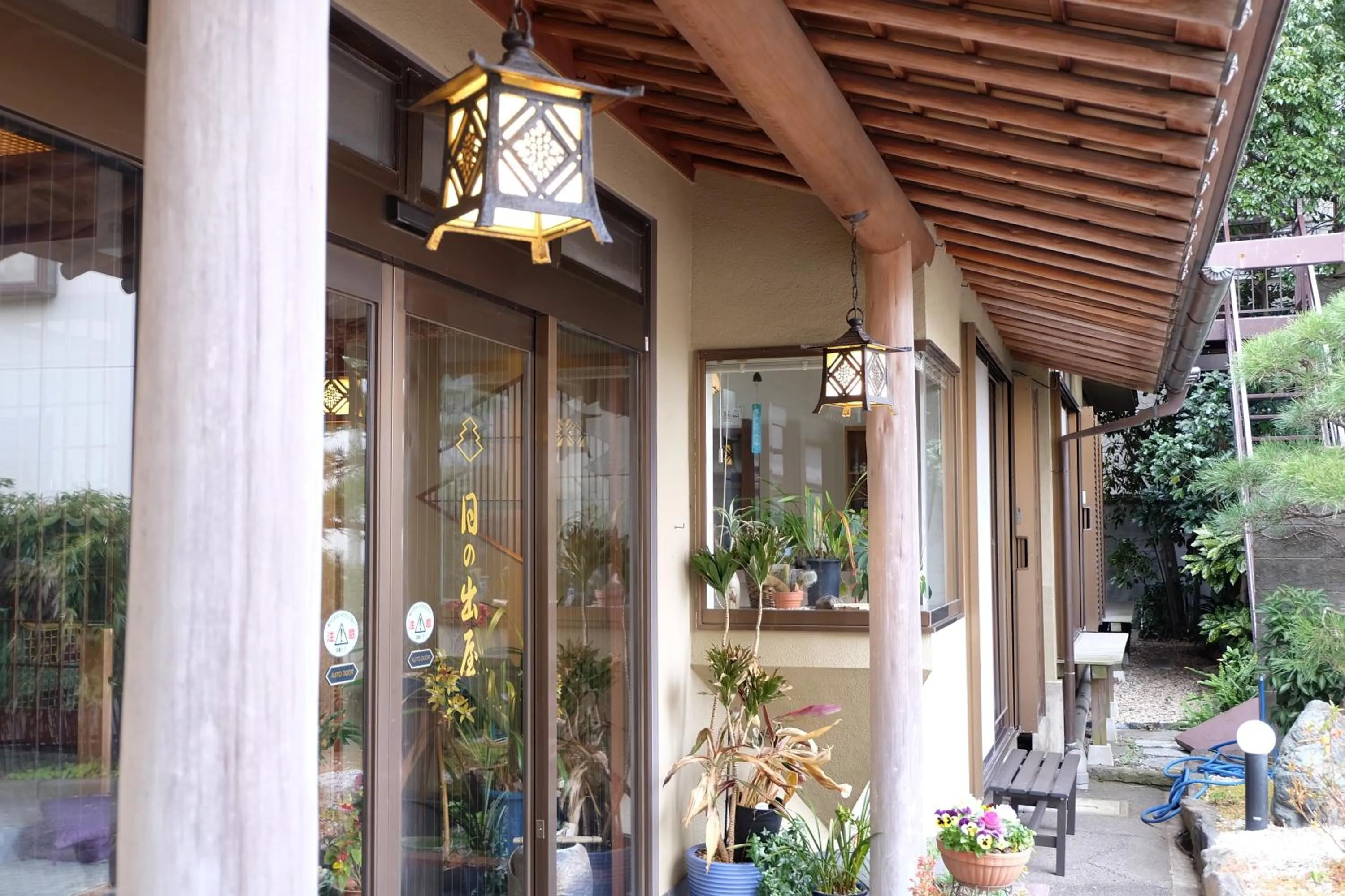 Facade/entrance in Hinodeya