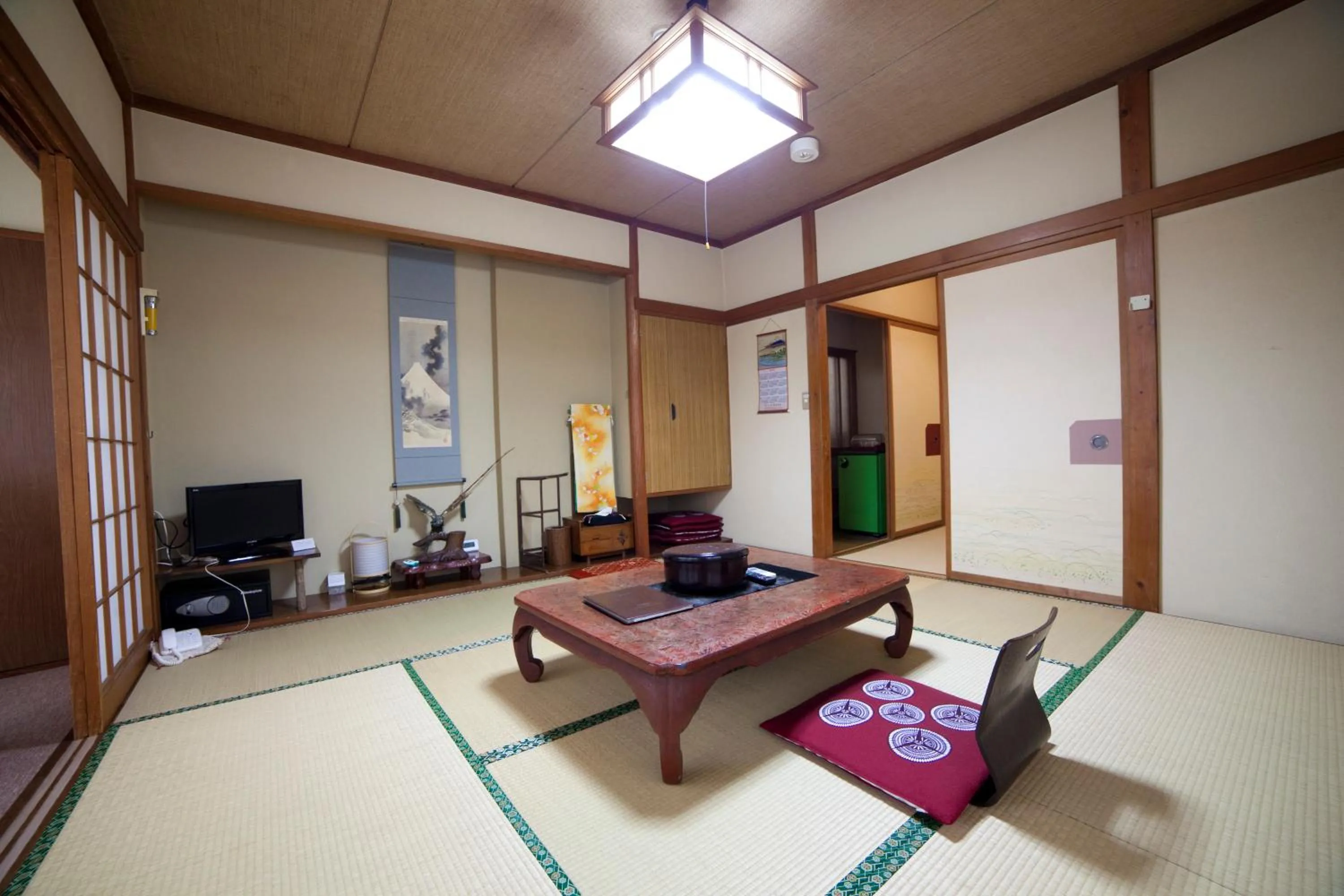 Photo of the whole room in Hinodeya