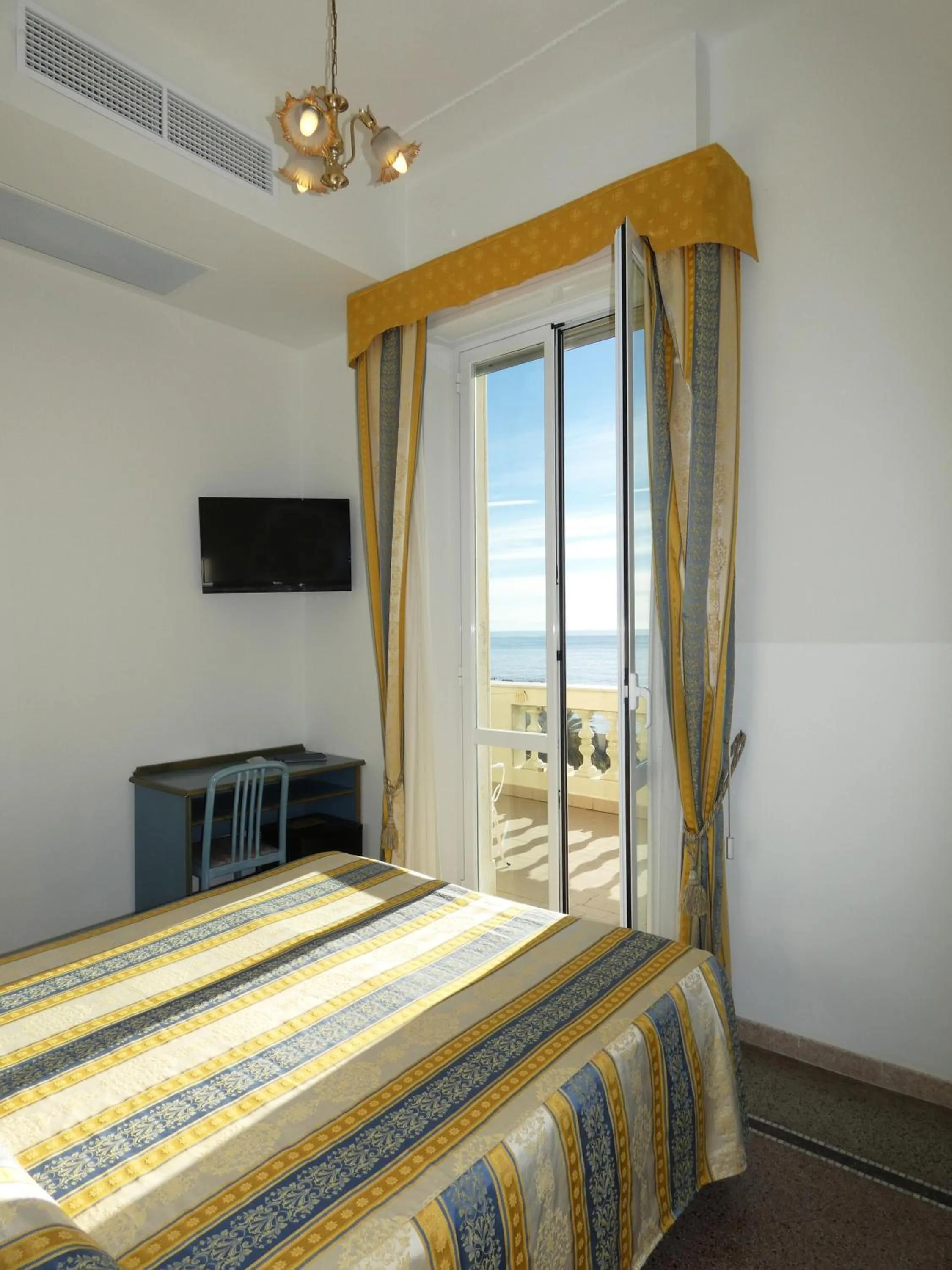 Bed in Hotel Villa Centa